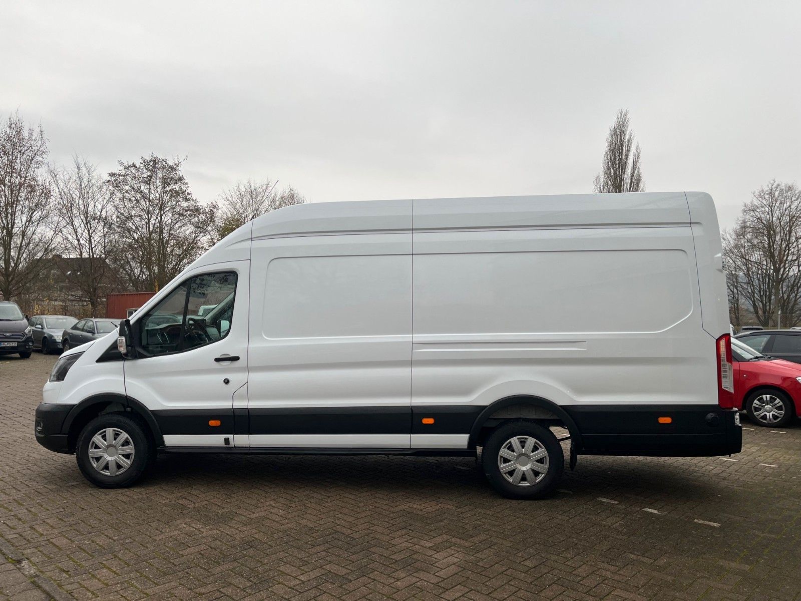 Fahrzeugabbildung Ford Transit Kasten 350 L4 Express