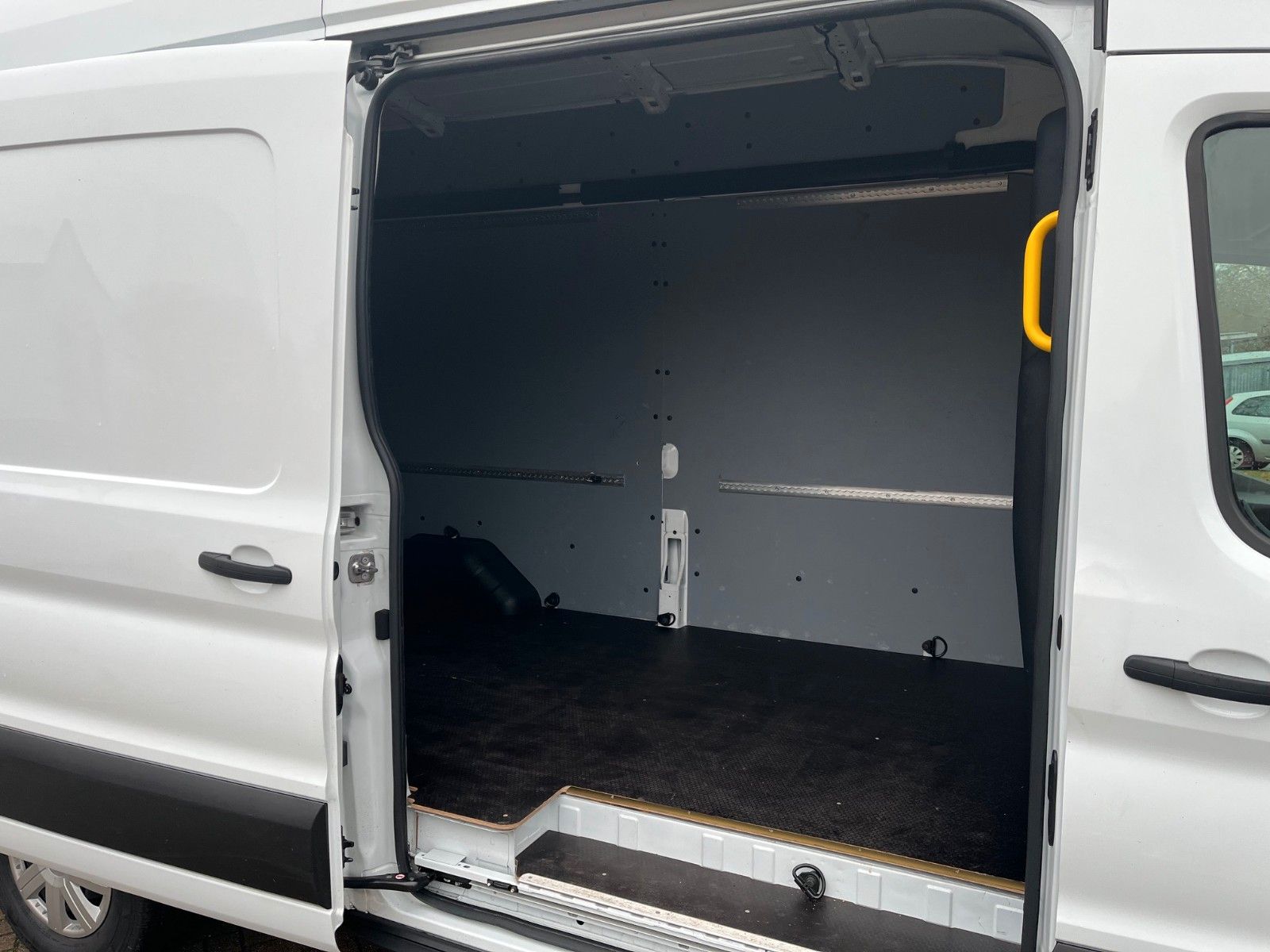 Fahrzeugabbildung Ford Transit Kasten 350 L4 Express