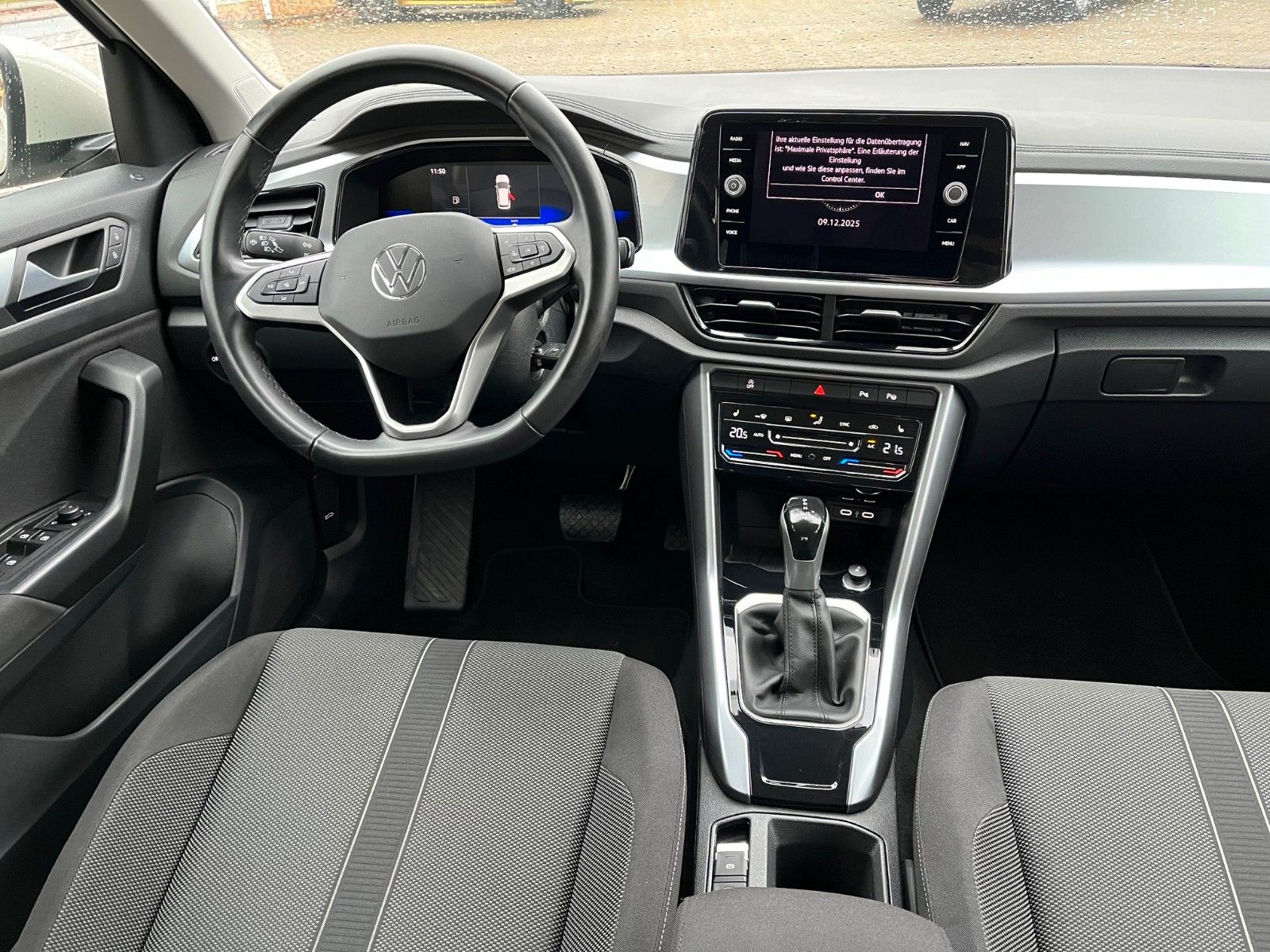 Fahrzeugabbildung Volkswagen T-Roc Life DSG +LED/Sitzheizung/Navi+