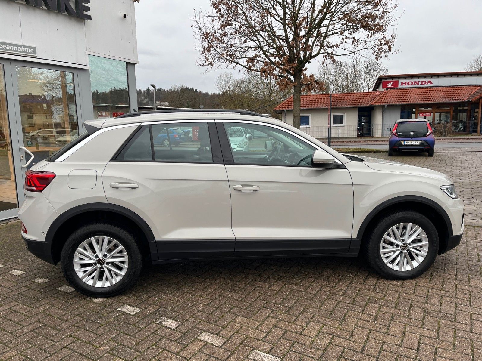 Fahrzeugabbildung Volkswagen T-Roc Life DSG +LED/Sitzheizung/Navi+