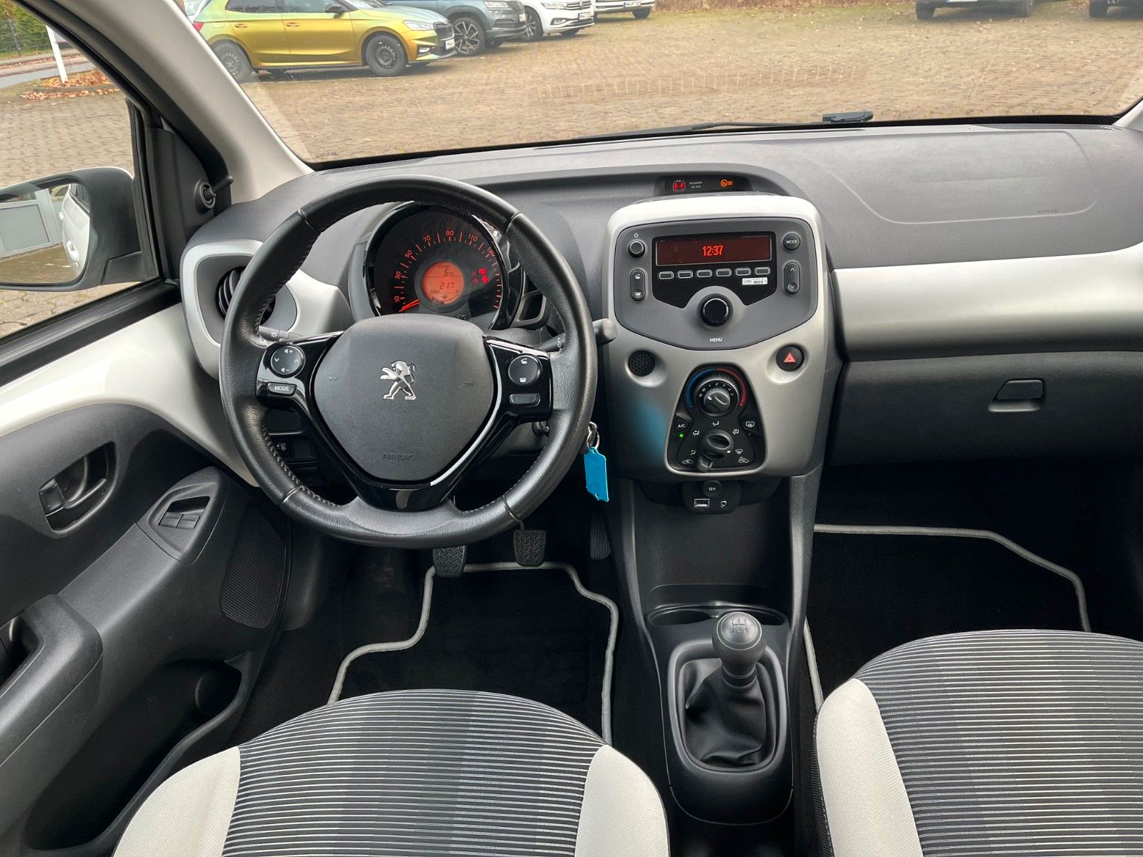 Fahrzeugabbildung Peugeot 108 TOP Active