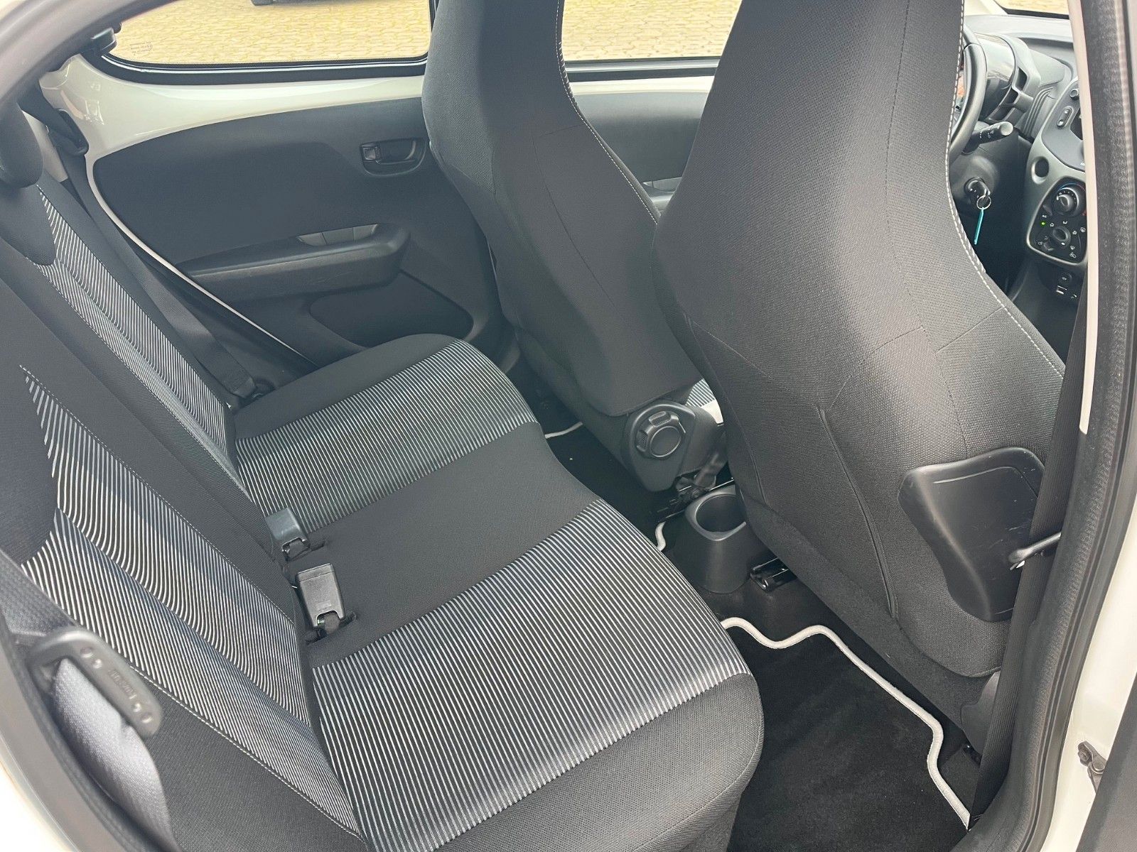 Fahrzeugabbildung Peugeot 108 TOP Active