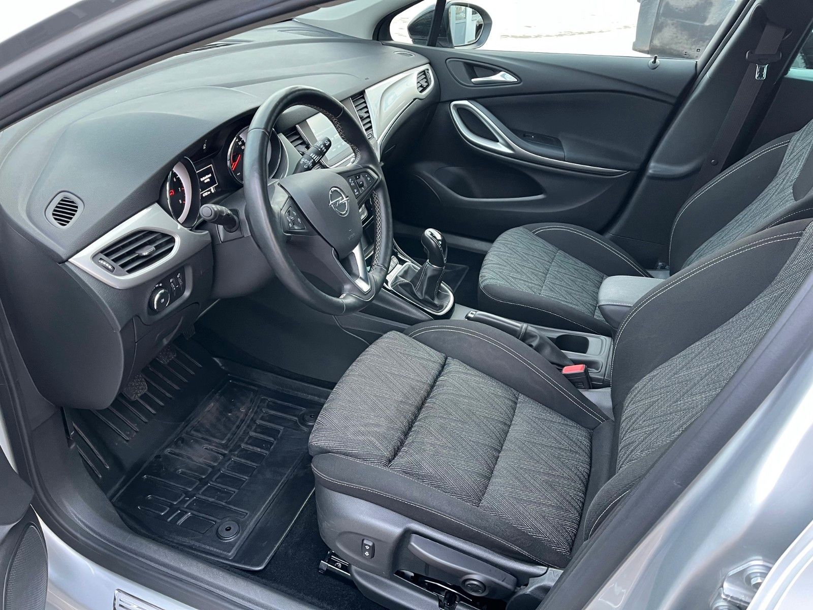 Fahrzeugabbildung Opel Astra K Opel 2020 +LED/Winter-Paket+