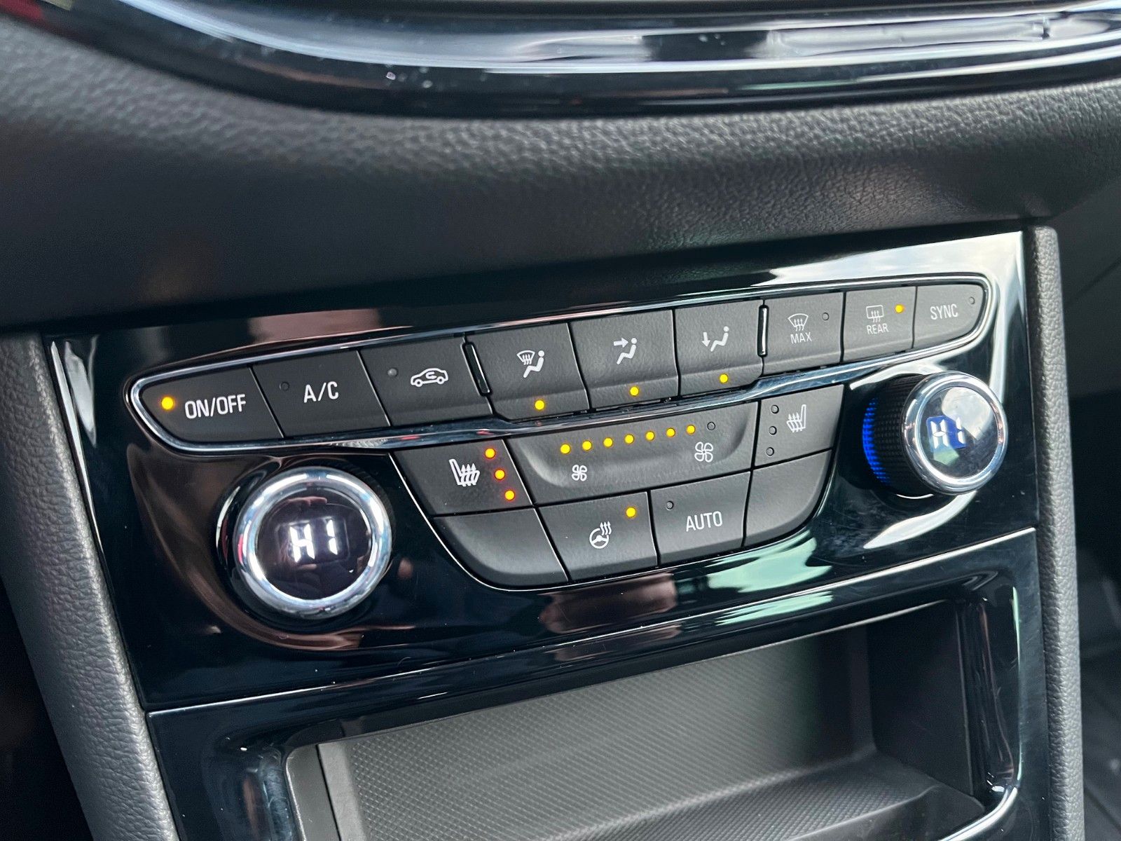 Fahrzeugabbildung Opel Astra K Opel 2020 +LED/Winter-Paket+