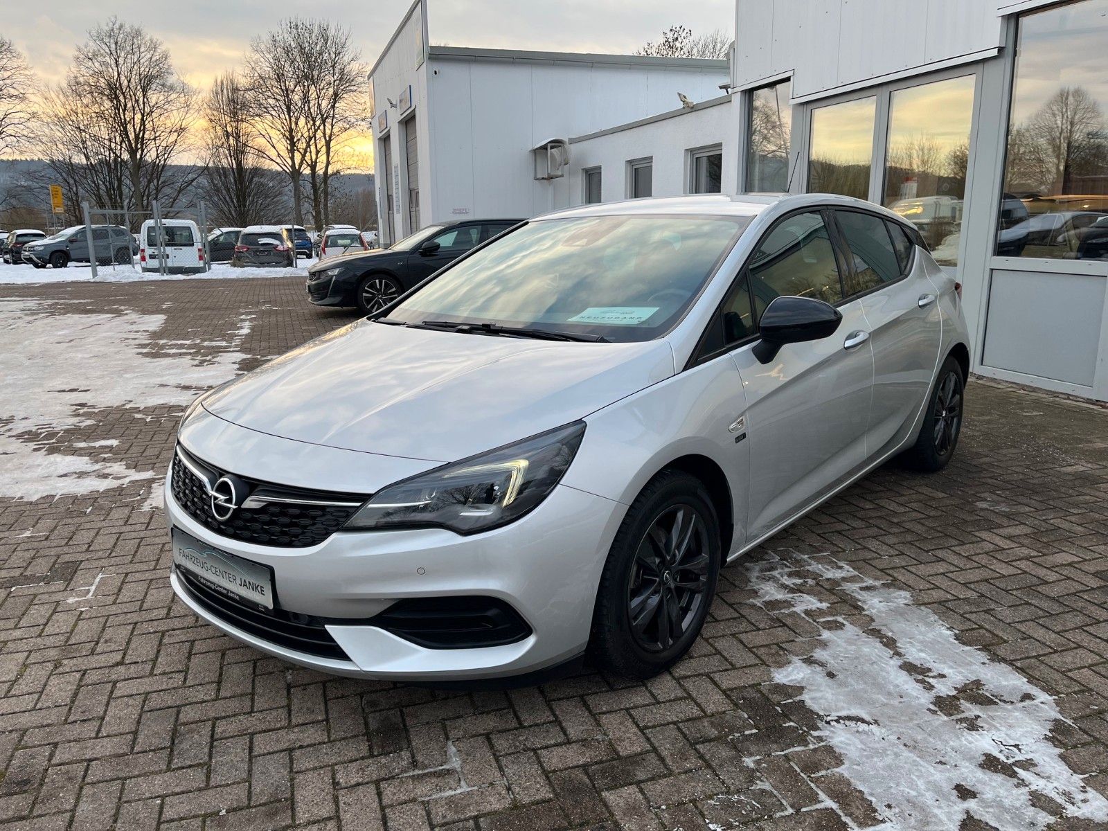 Fahrzeugabbildung Opel Astra K Opel 2020 +LED/Winter-Paket+