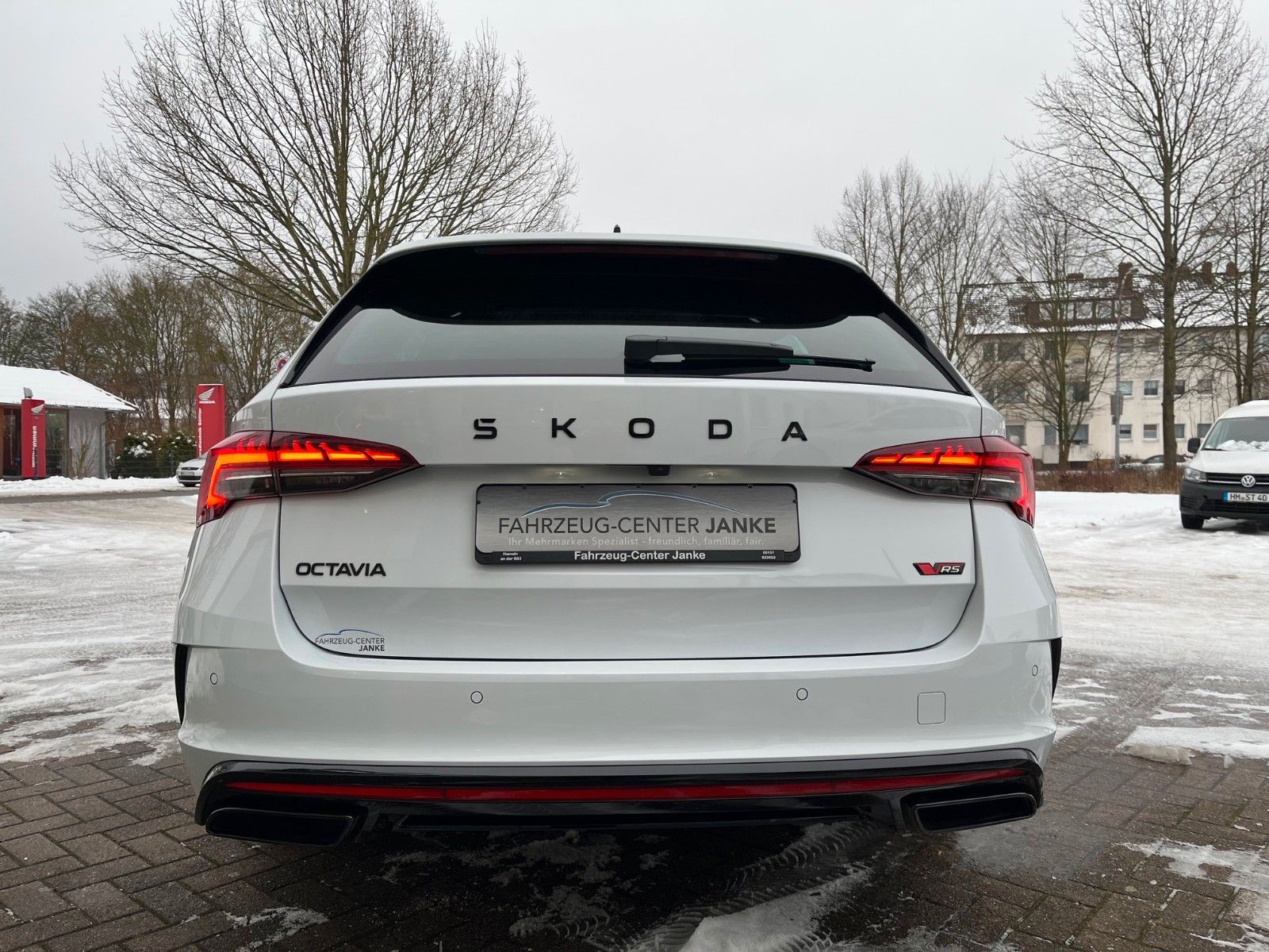 Fahrzeugabbildung SKODA Octavia Combi 2.0 TSI RS +Headup/Kamera/AHK+