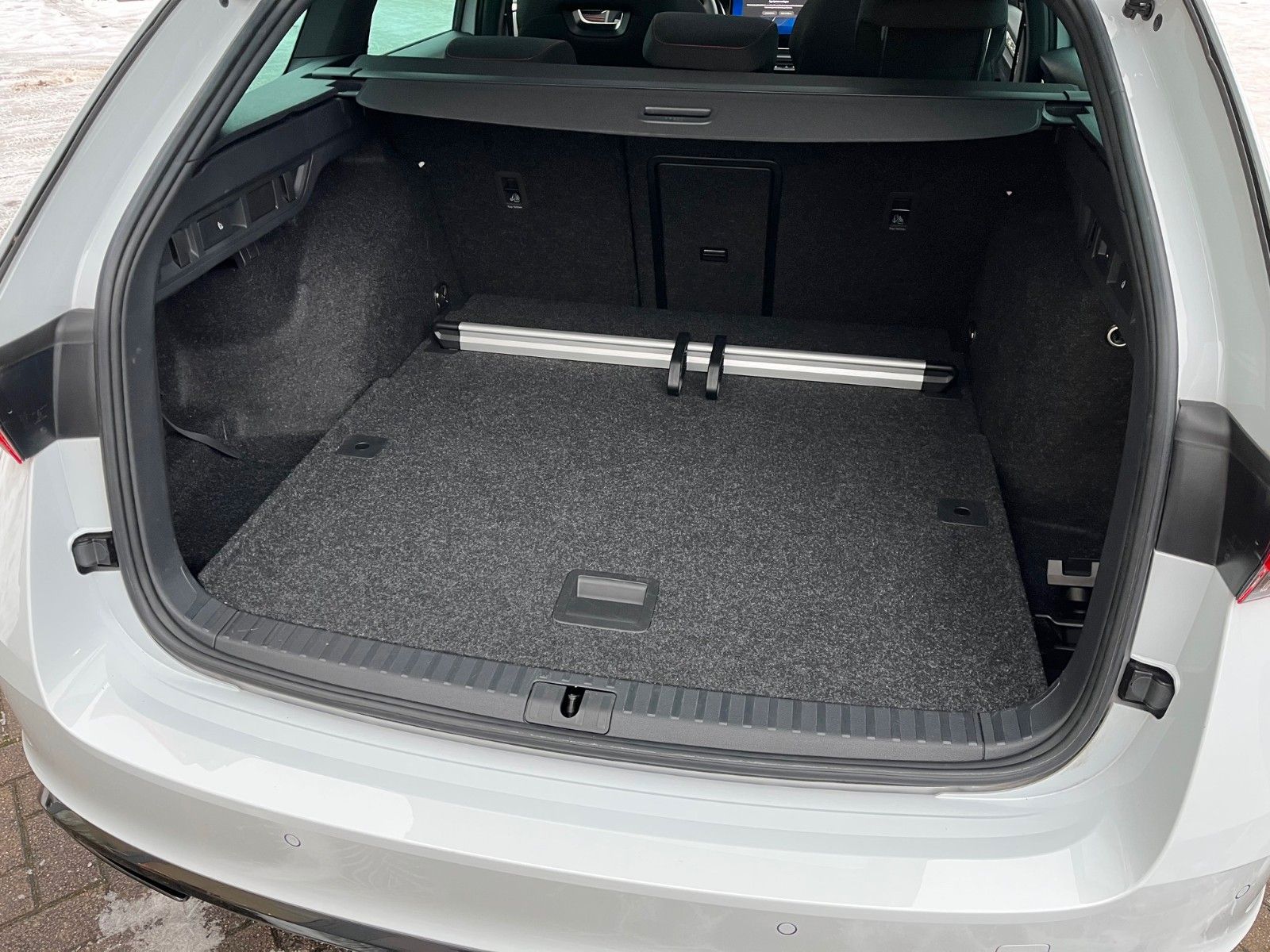 Fahrzeugabbildung SKODA Octavia Combi 2.0 TSI RS +Headup/Kamera/AHK+