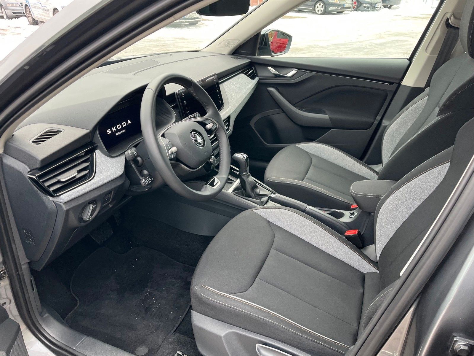 Fahrzeugabbildung SKODA Kamiq Selection DSG +LED/CarPlay/Kamera/Navi+