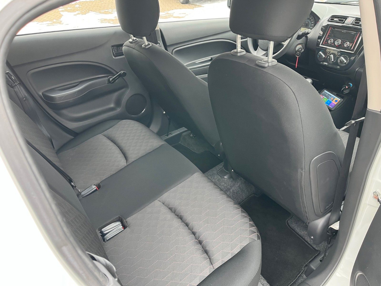 Fahrzeugabbildung Mitsubishi Space Star +DAB/Kamera+