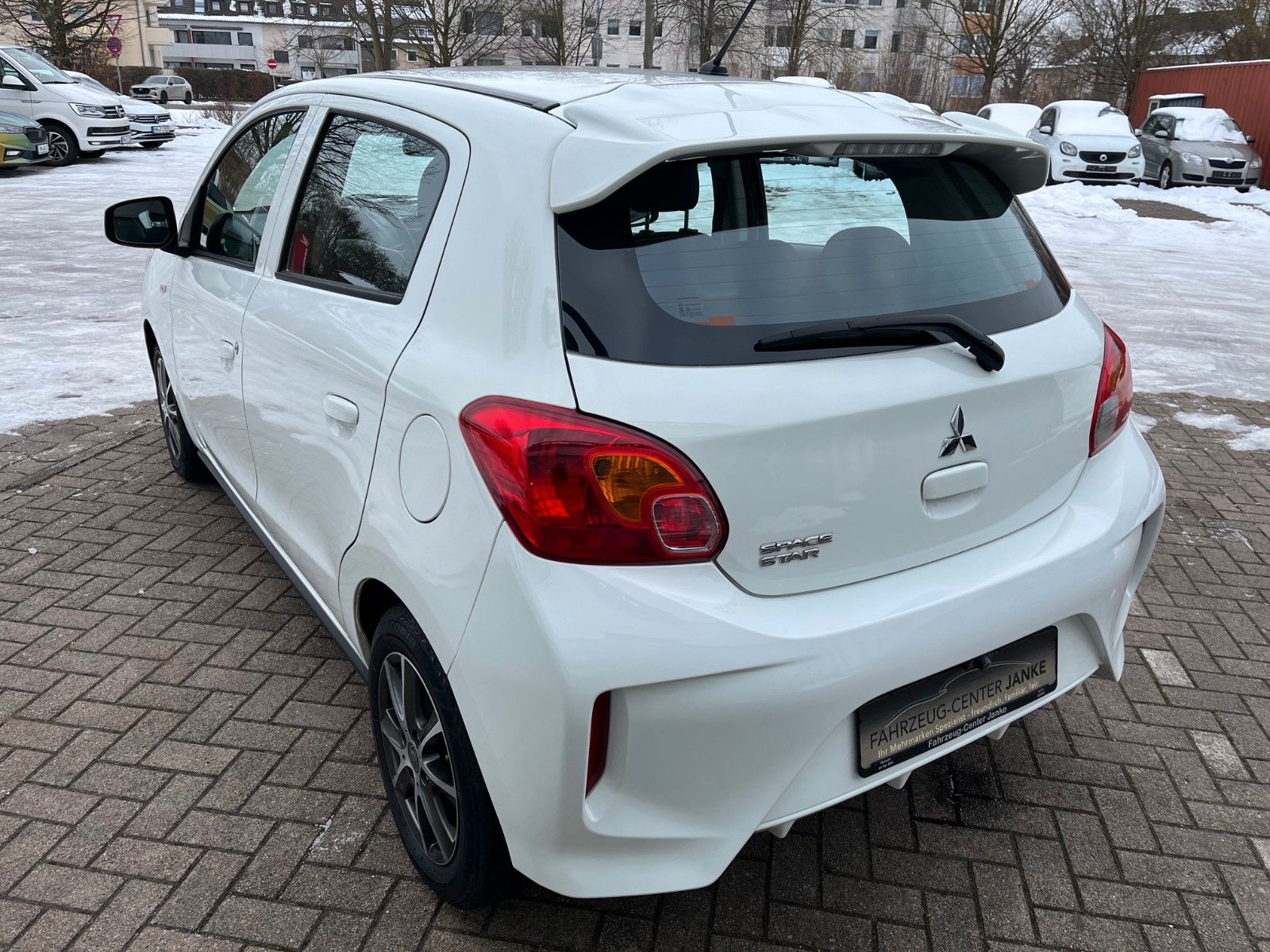 Fahrzeugabbildung Mitsubishi Space Star +DAB/Kamera+