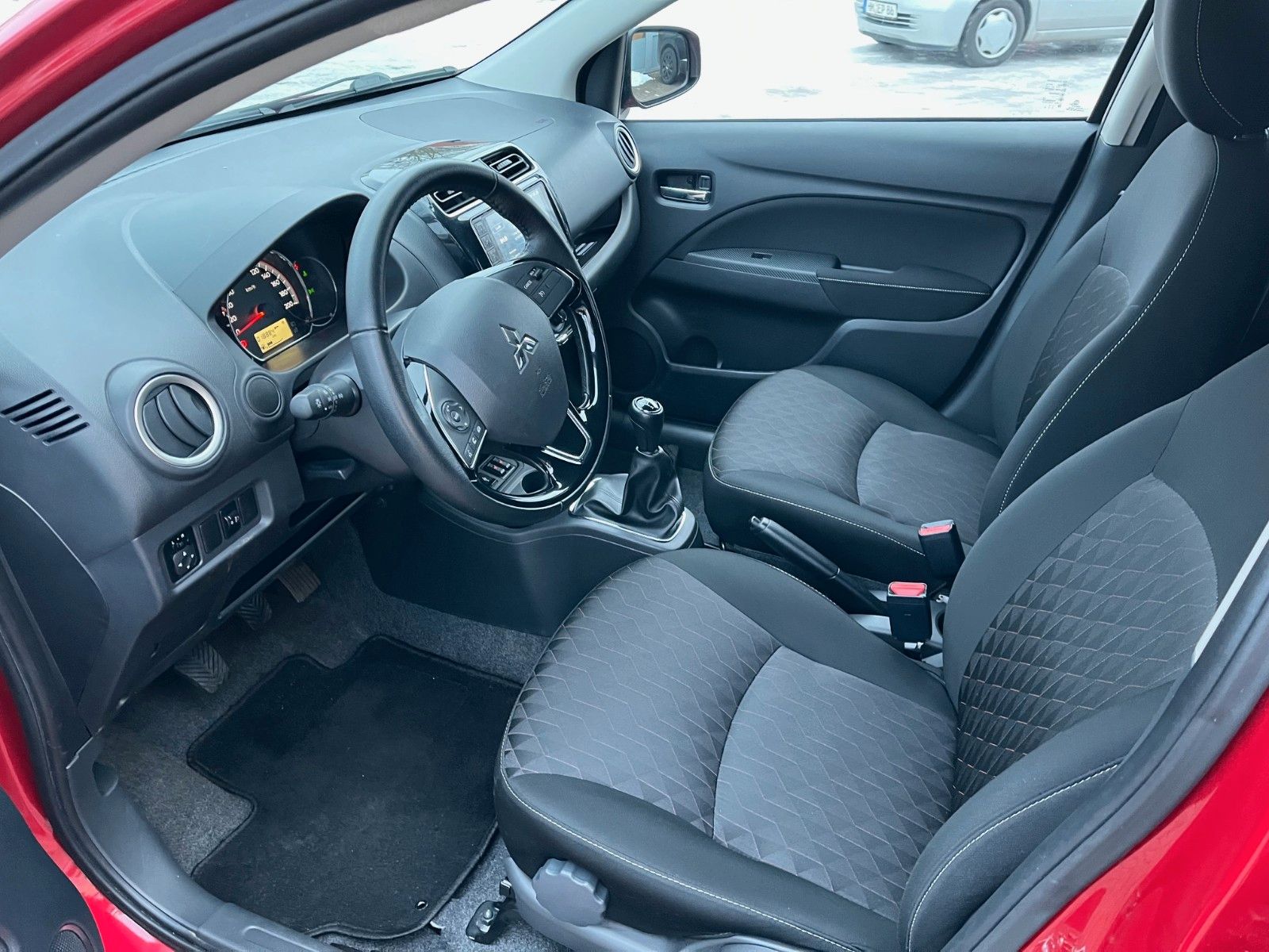 Fahrzeugabbildung Mitsubishi Space Star Select+