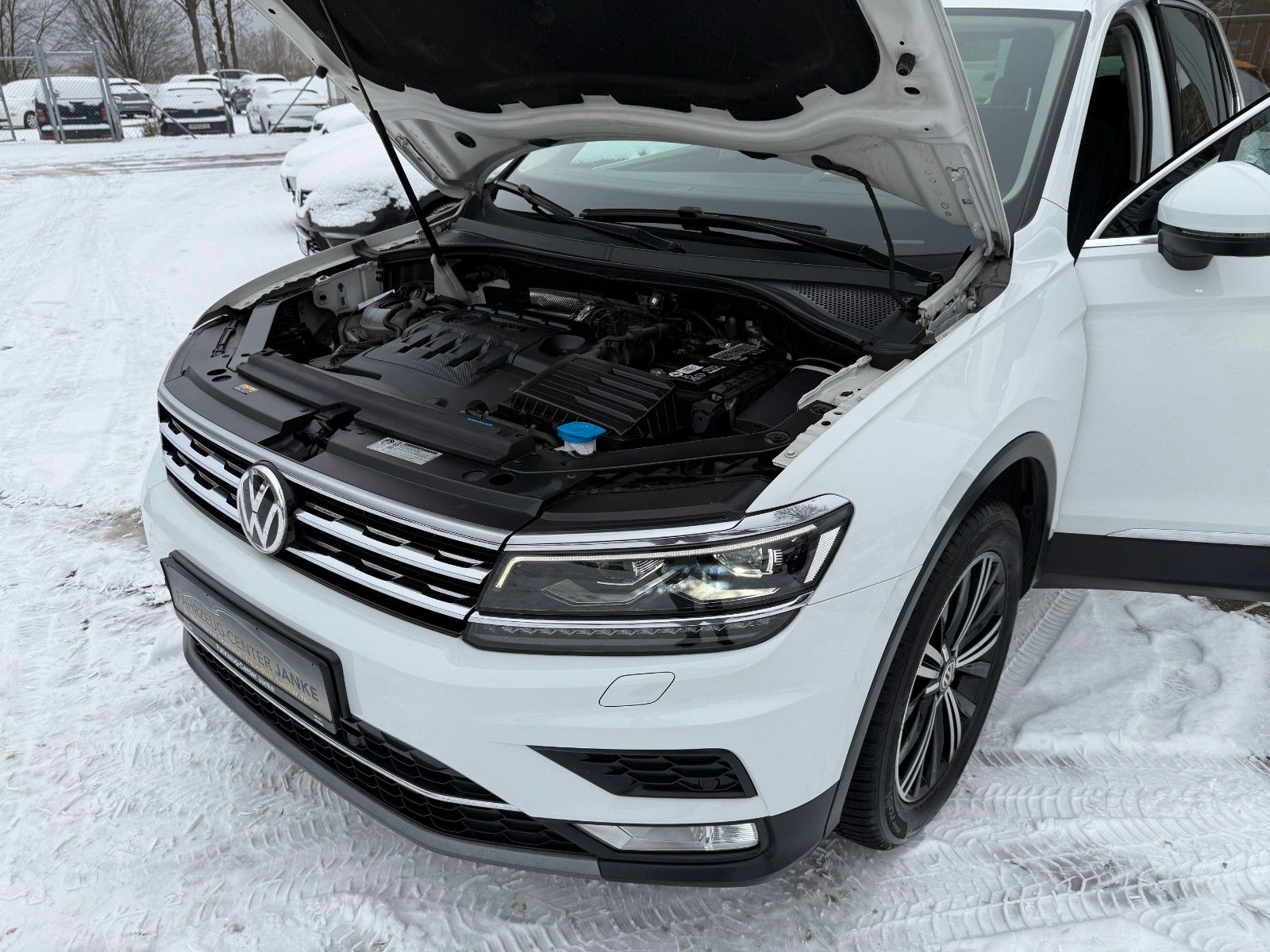 Fahrzeugabbildung Volkswagen Tiguan Highline 4Motion*Headup,Navi,App,LED,