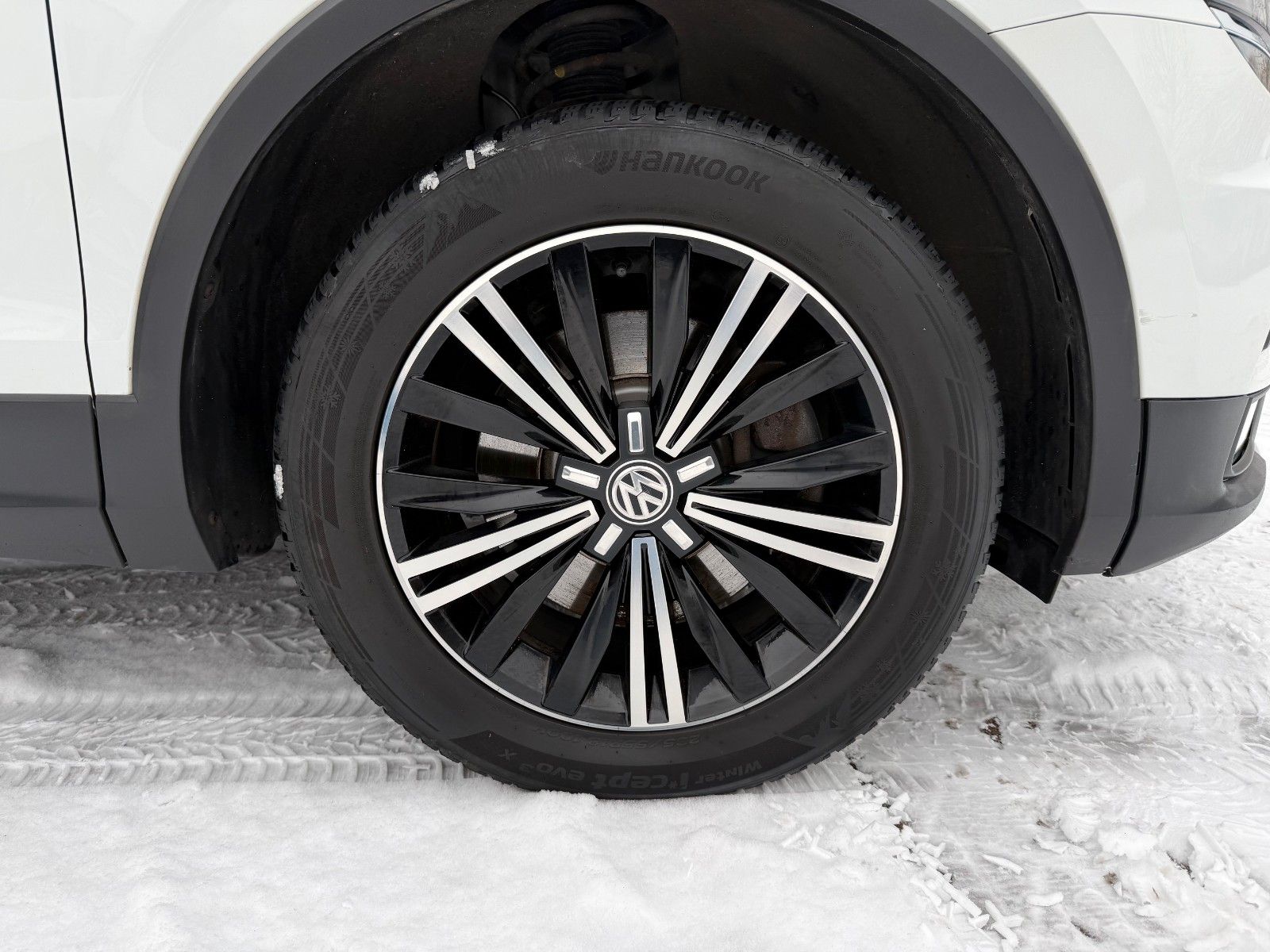 Fahrzeugabbildung Volkswagen Tiguan Highline 4Motion*Headup,Navi,App,LED,