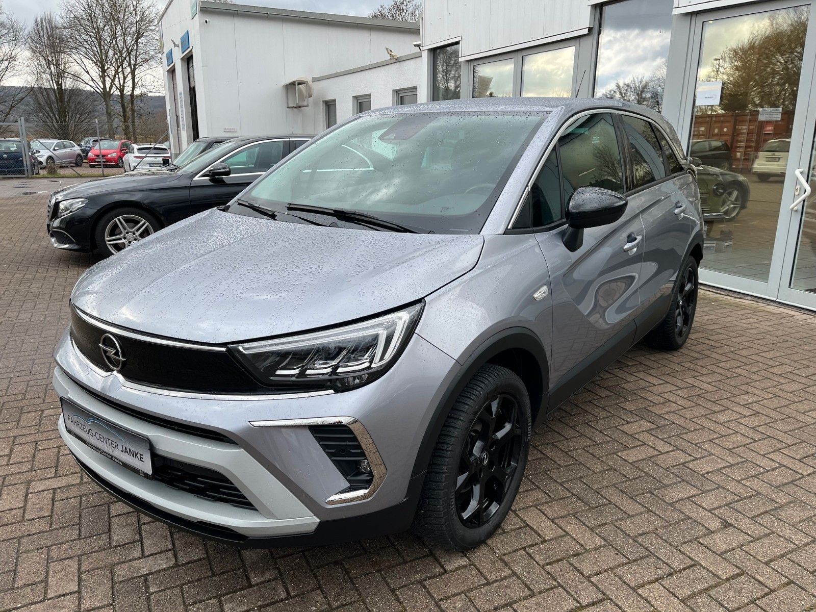Fahrzeugabbildung Opel Crossland (X) Automatik +LED/NAVI/WINTER+