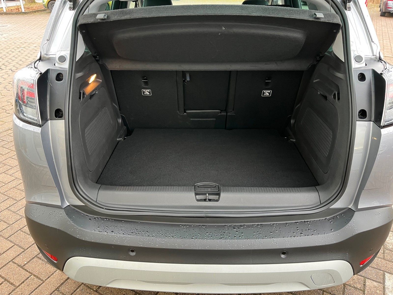 Fahrzeugabbildung Opel Crossland (X) Automatik +LED/NAVI/WINTER+