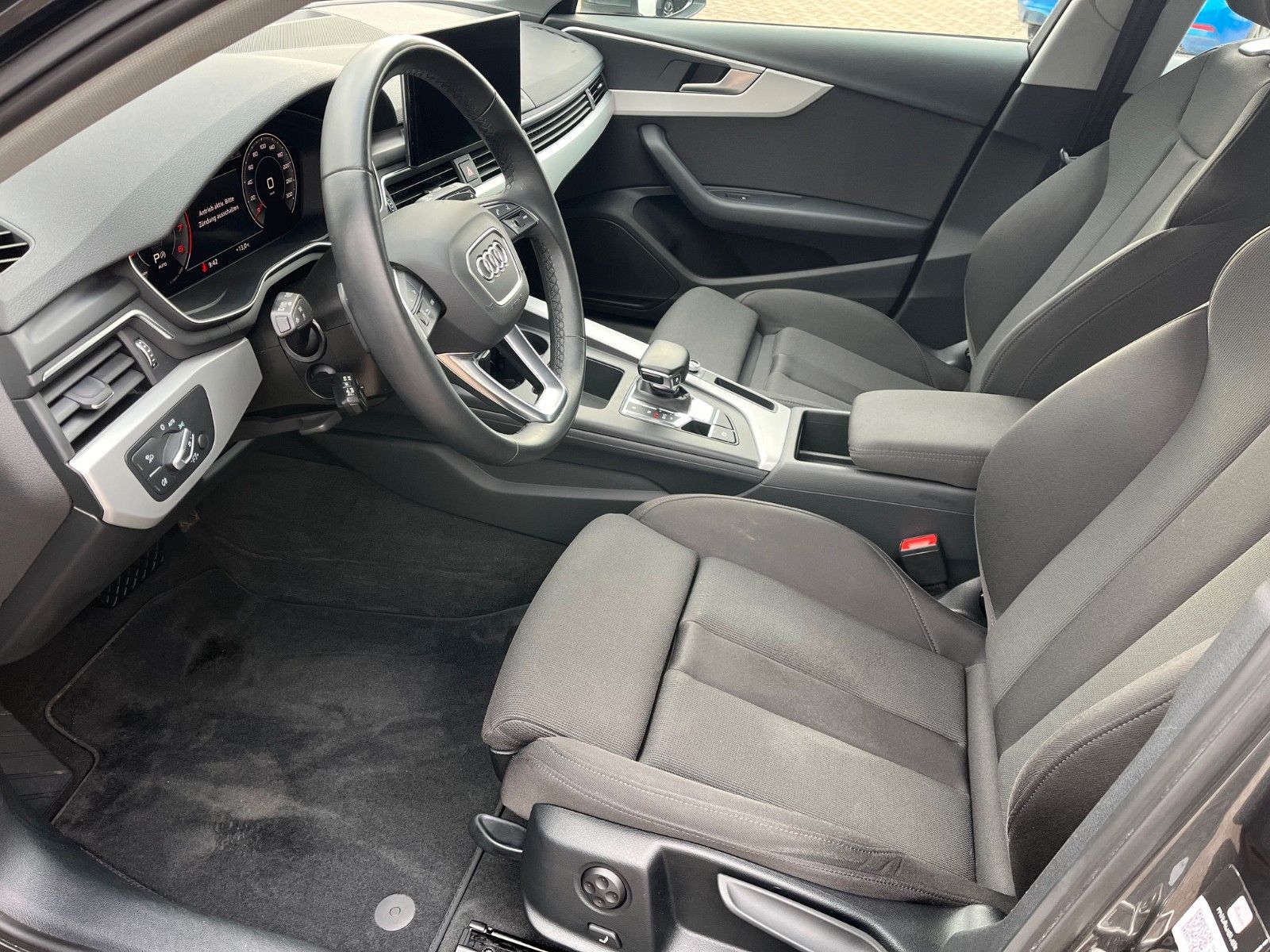 Fahrzeugabbildung Audi A4 Avant 40 TFSI S-Line Plus