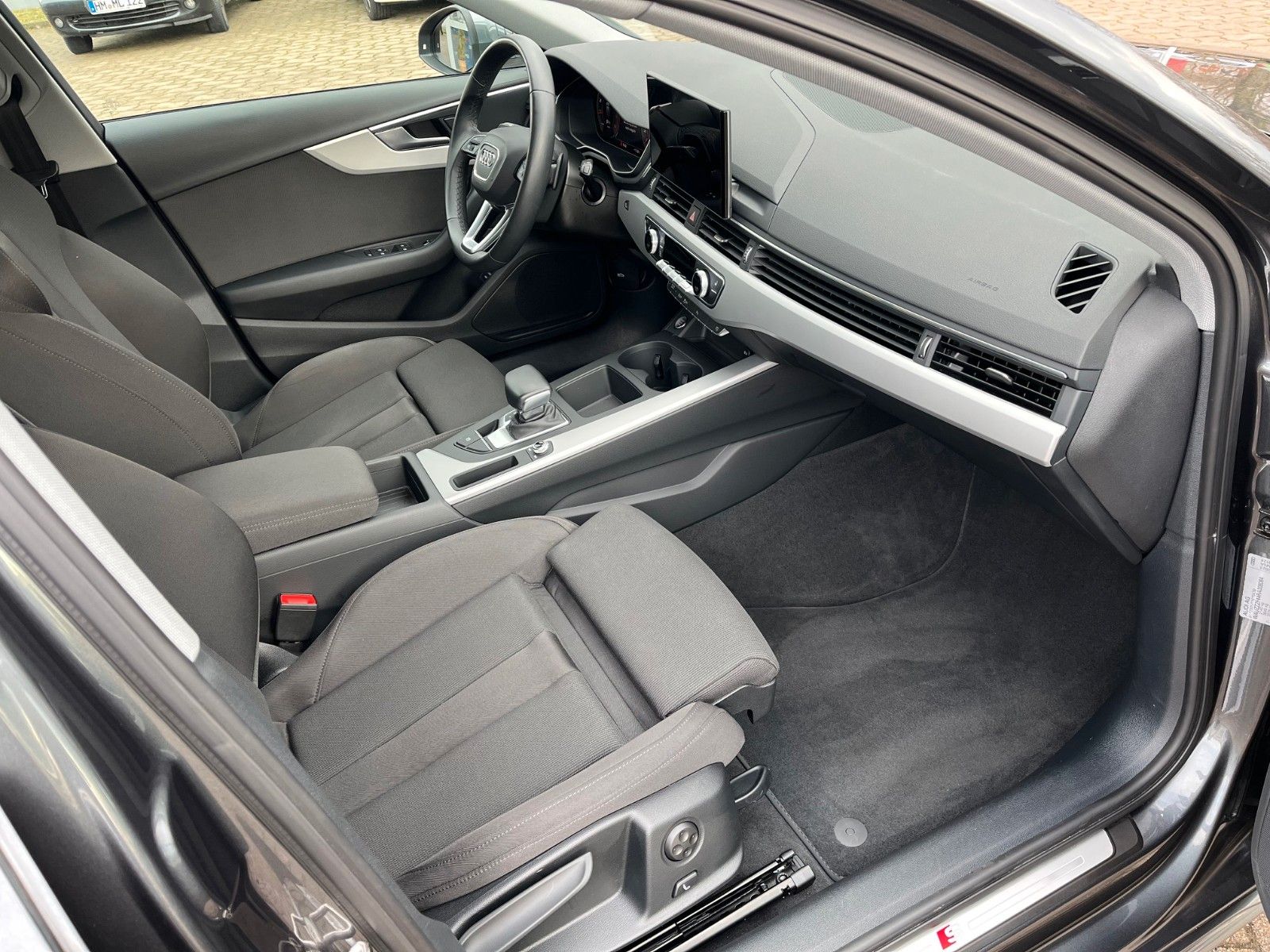 Fahrzeugabbildung Audi A4 Avant 40 TFSI S-Line Plus