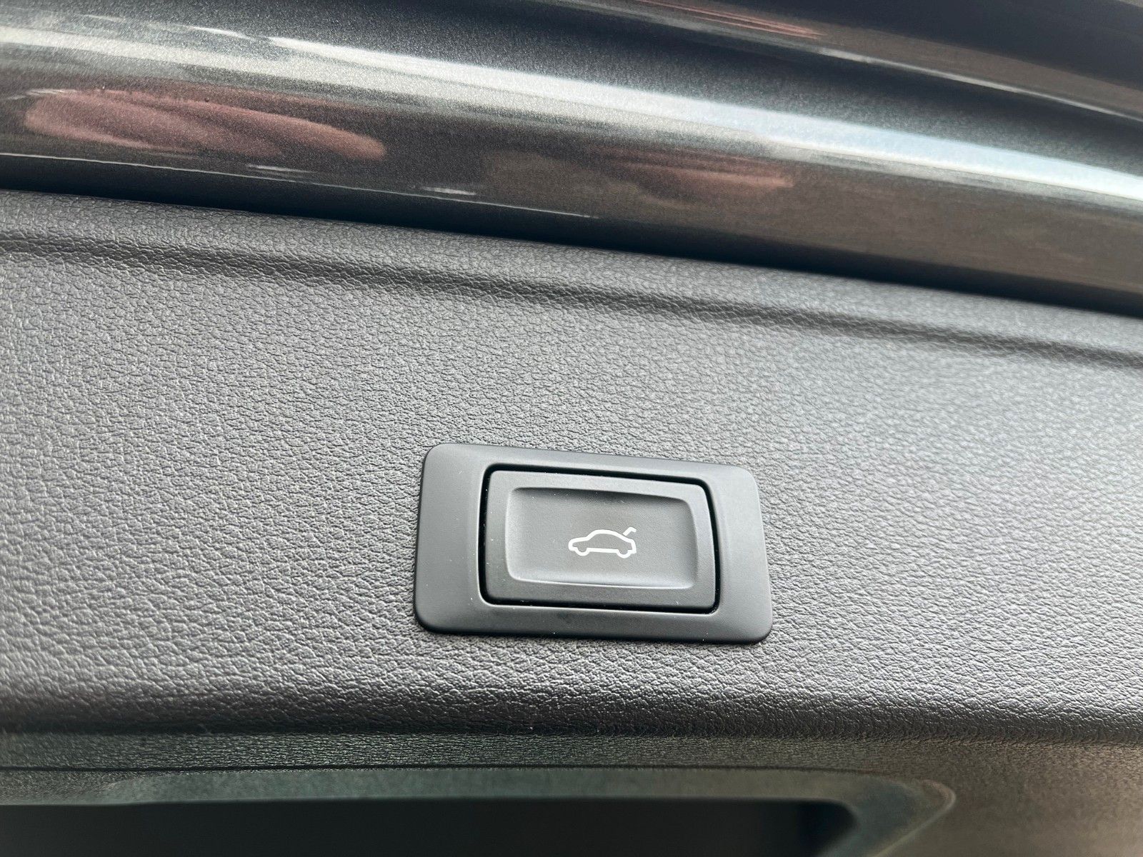 Fahrzeugabbildung Audi A4 Avant 40 TFSI S-Line Plus