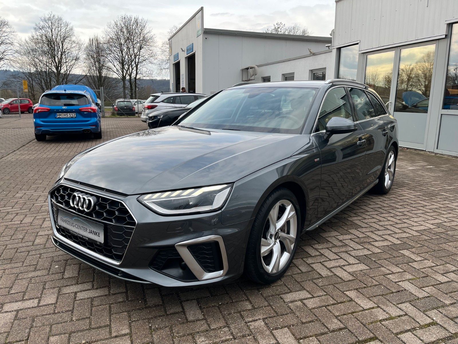 Fahrzeugabbildung Audi A4 Avant 40 TFSI S-Line Plus