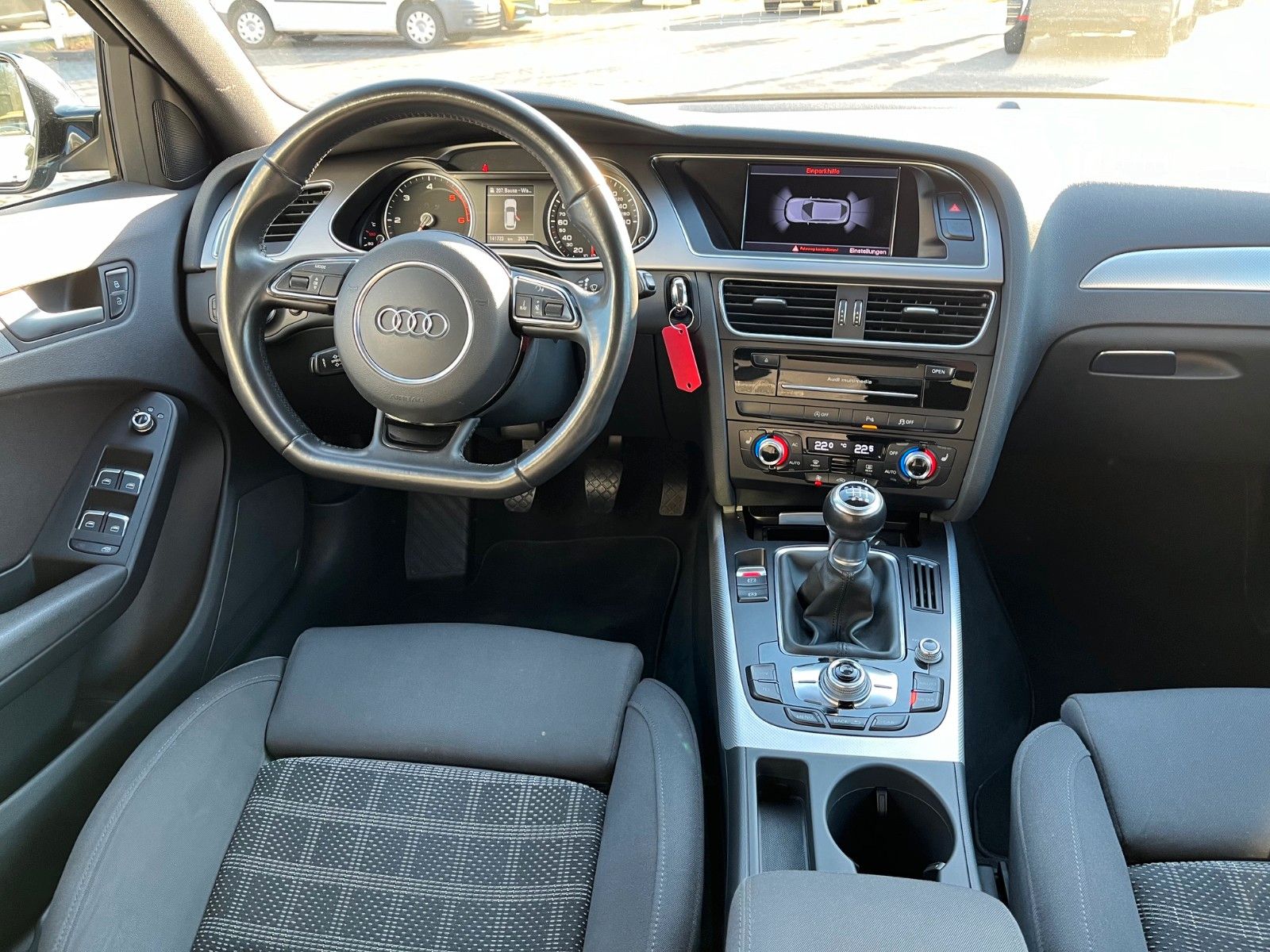 Fahrzeugabbildung Audi A4 Avant Ambition +NAVI/Sitzheiz/Xenon+