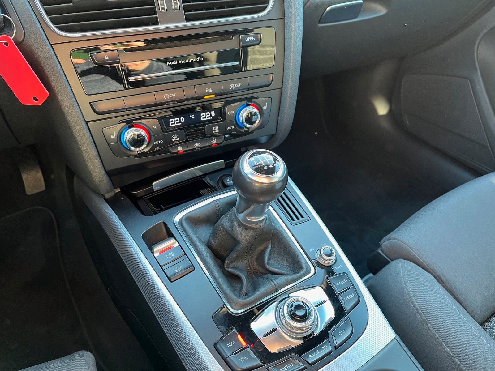 Fahrzeugabbildung Audi A4 Avant Ambition +NAVI/Sitzheiz/Xenon+