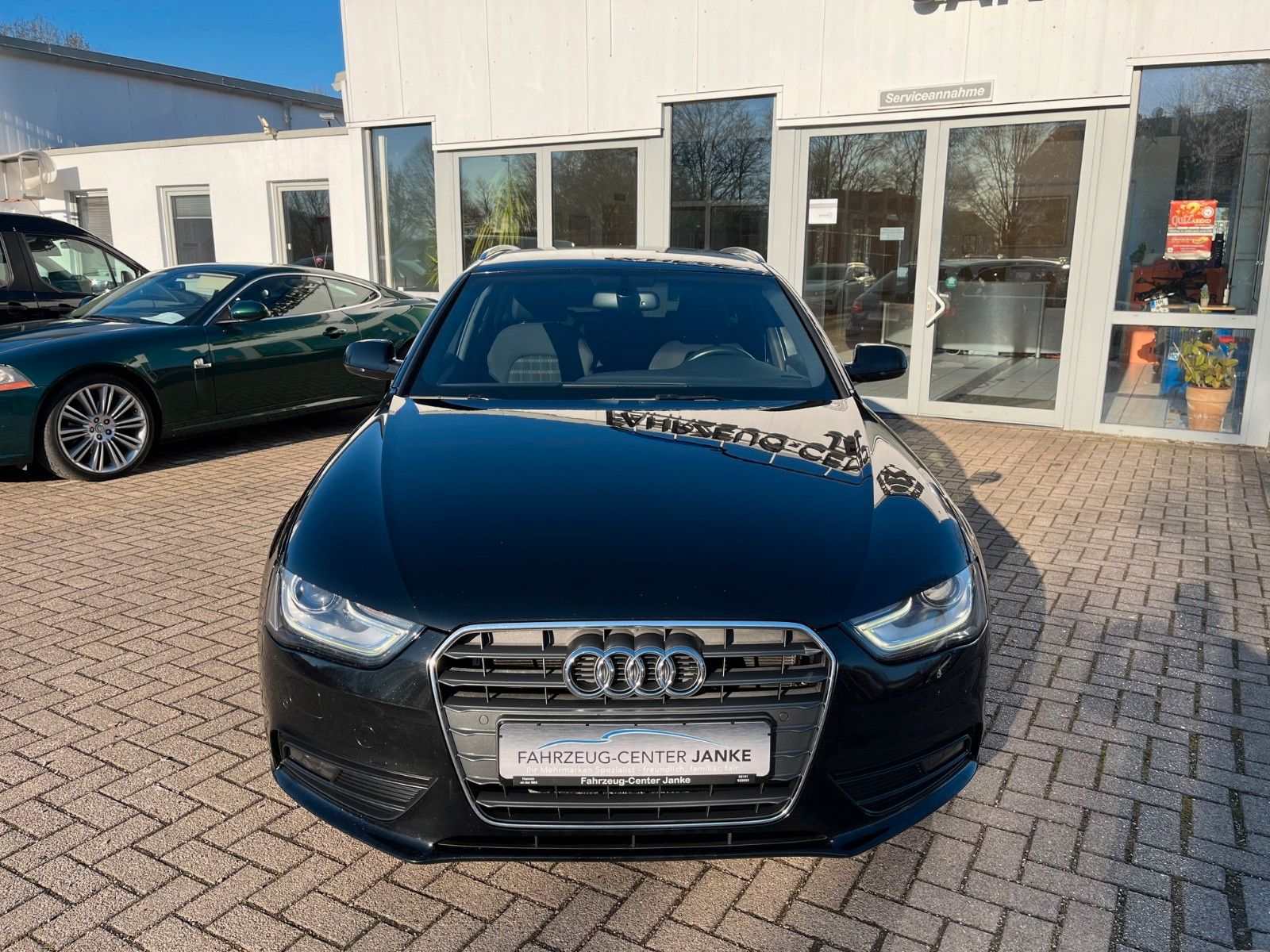 Fahrzeugabbildung Audi A4 Avant Ambition +NAVI/Sitzheiz/Xenon+