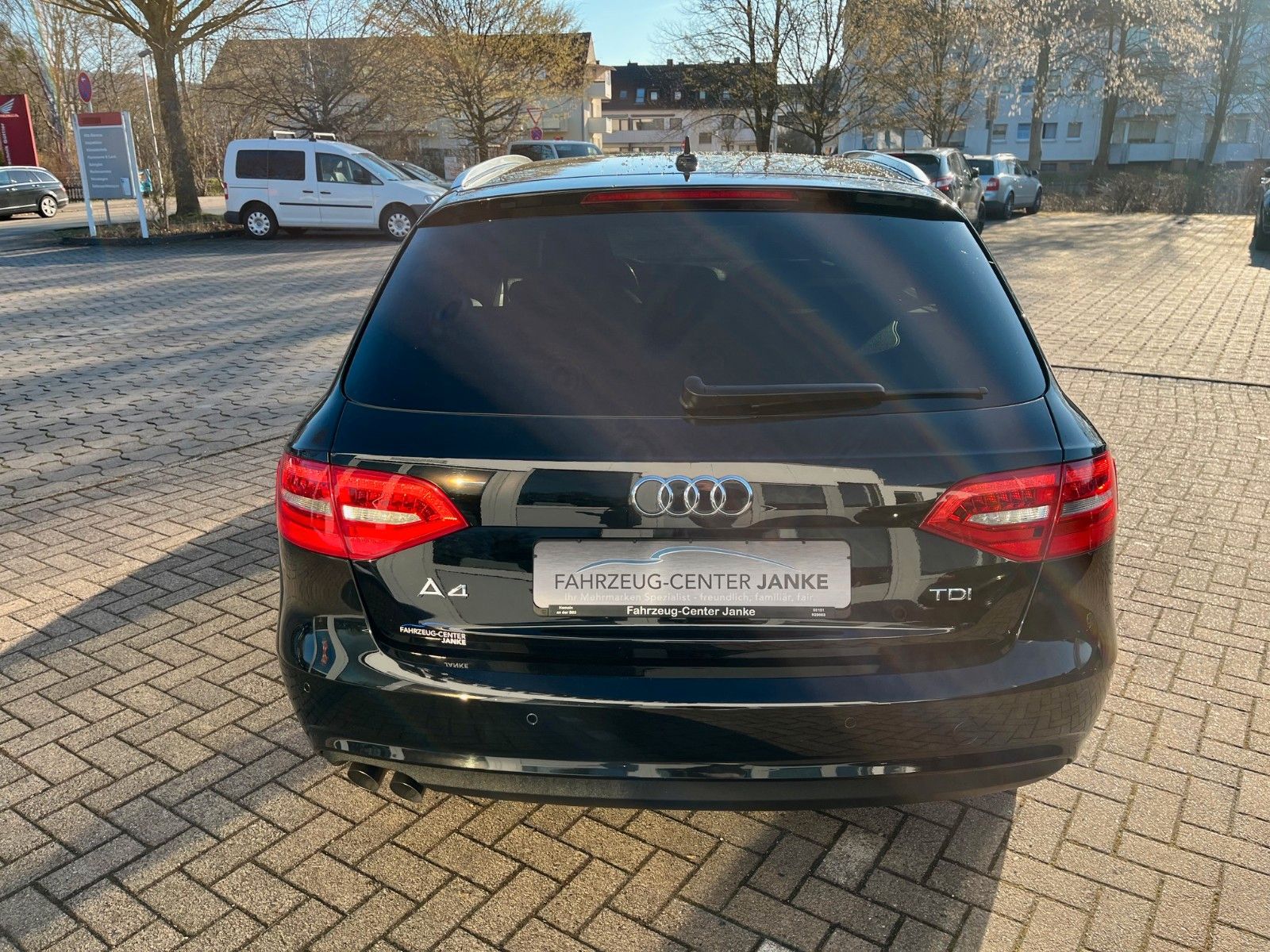 Fahrzeugabbildung Audi A4 Avant Ambition +NAVI/Sitzheiz/Xenon+