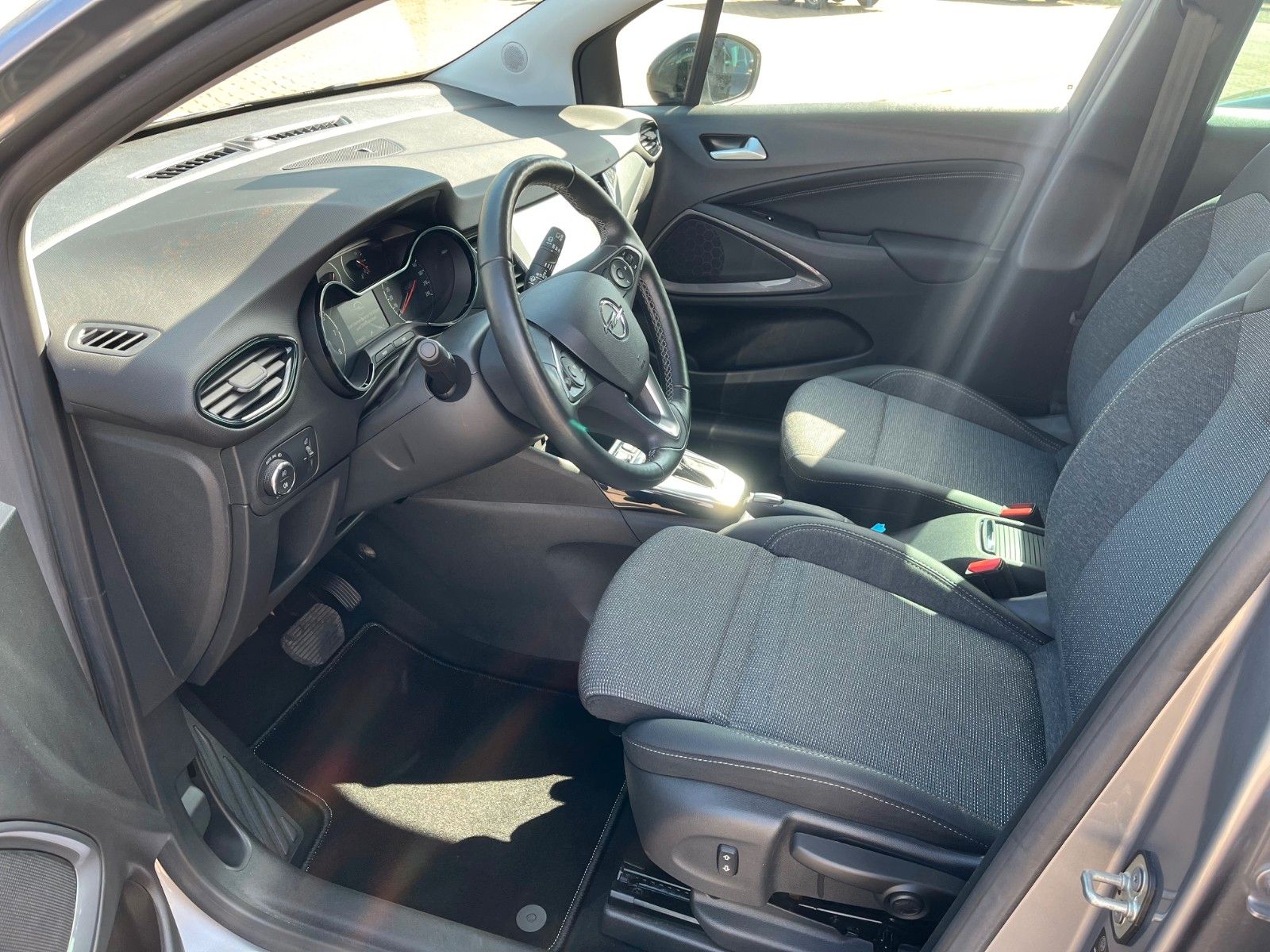 Fahrzeugabbildung Opel Crossland (X) +LED/NAVI/WINTER-P+