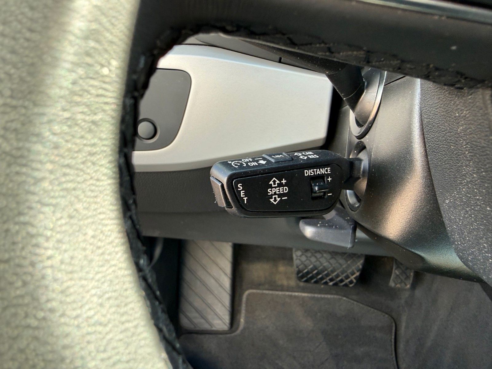 Fahrzeugabbildung Audi A4 Avant 40 TFSI advanced S Tronic