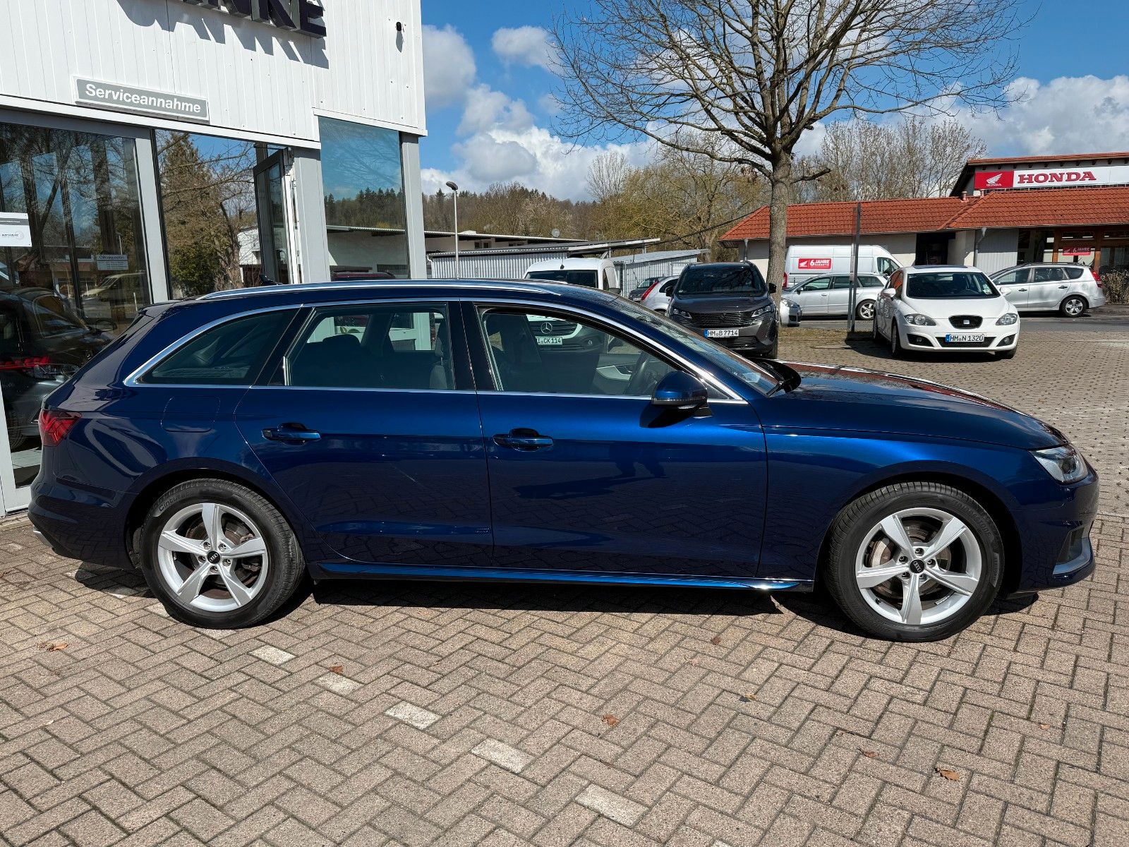 Fahrzeugabbildung Audi A4 Avant 40 TFSI advanced S Tronic