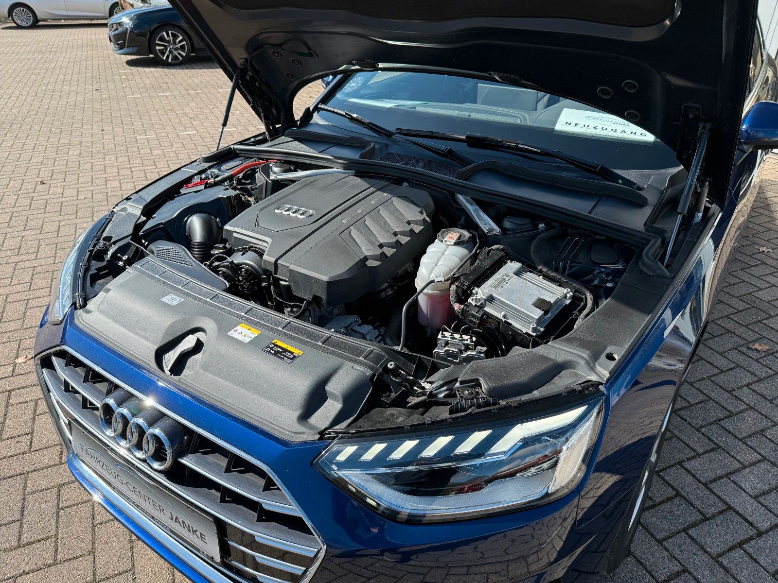 Fahrzeugabbildung Audi A4 Avant 40 TFSI advanced S Tronic