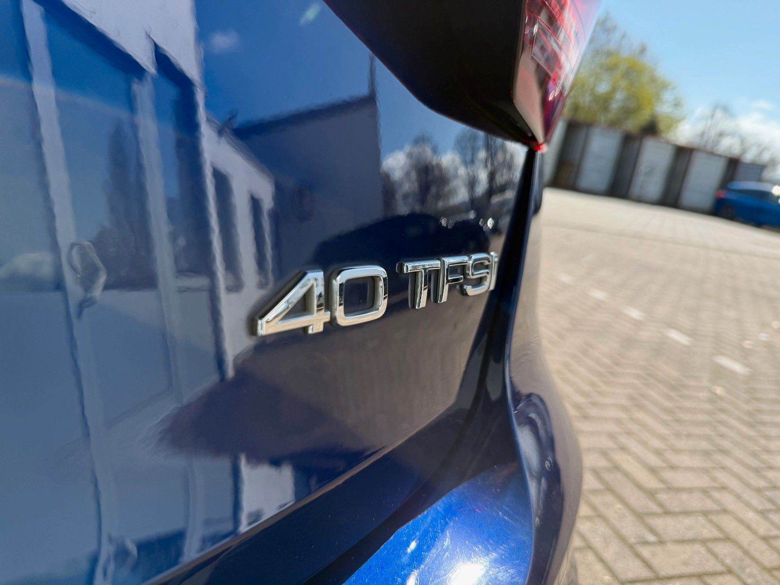 Fahrzeugabbildung Audi A4 Avant 40 TFSI advanced S Tronic