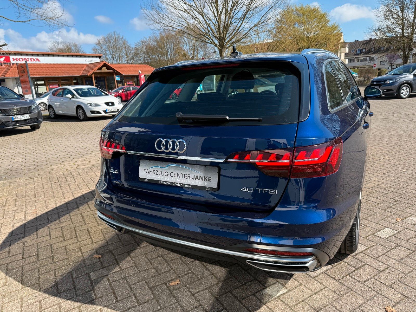 Fahrzeugabbildung Audi A4 Avant 40 TFSI advanced S Tronic