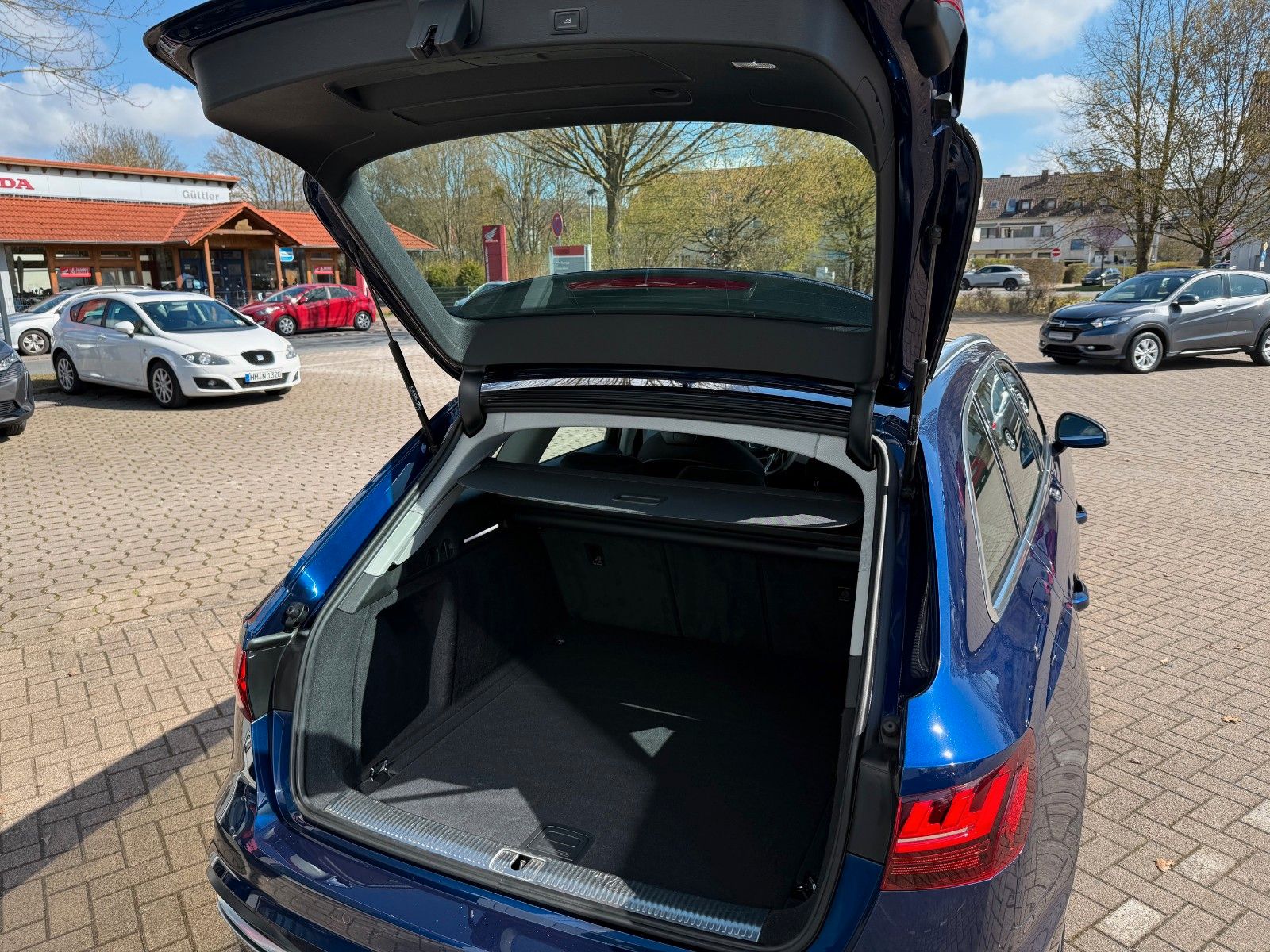 Fahrzeugabbildung Audi A4 Avant 40 TFSI advanced S Tronic