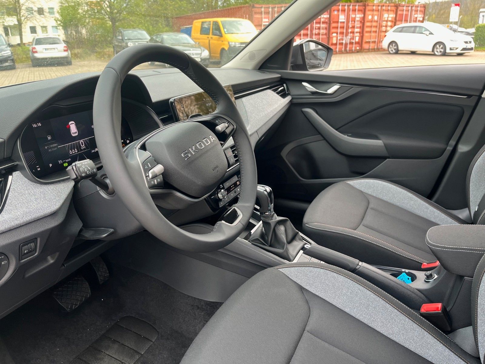 Fahrzeugabbildung SKODA Kamiq 130 Jahre Edition +AHK/CarPlay+
