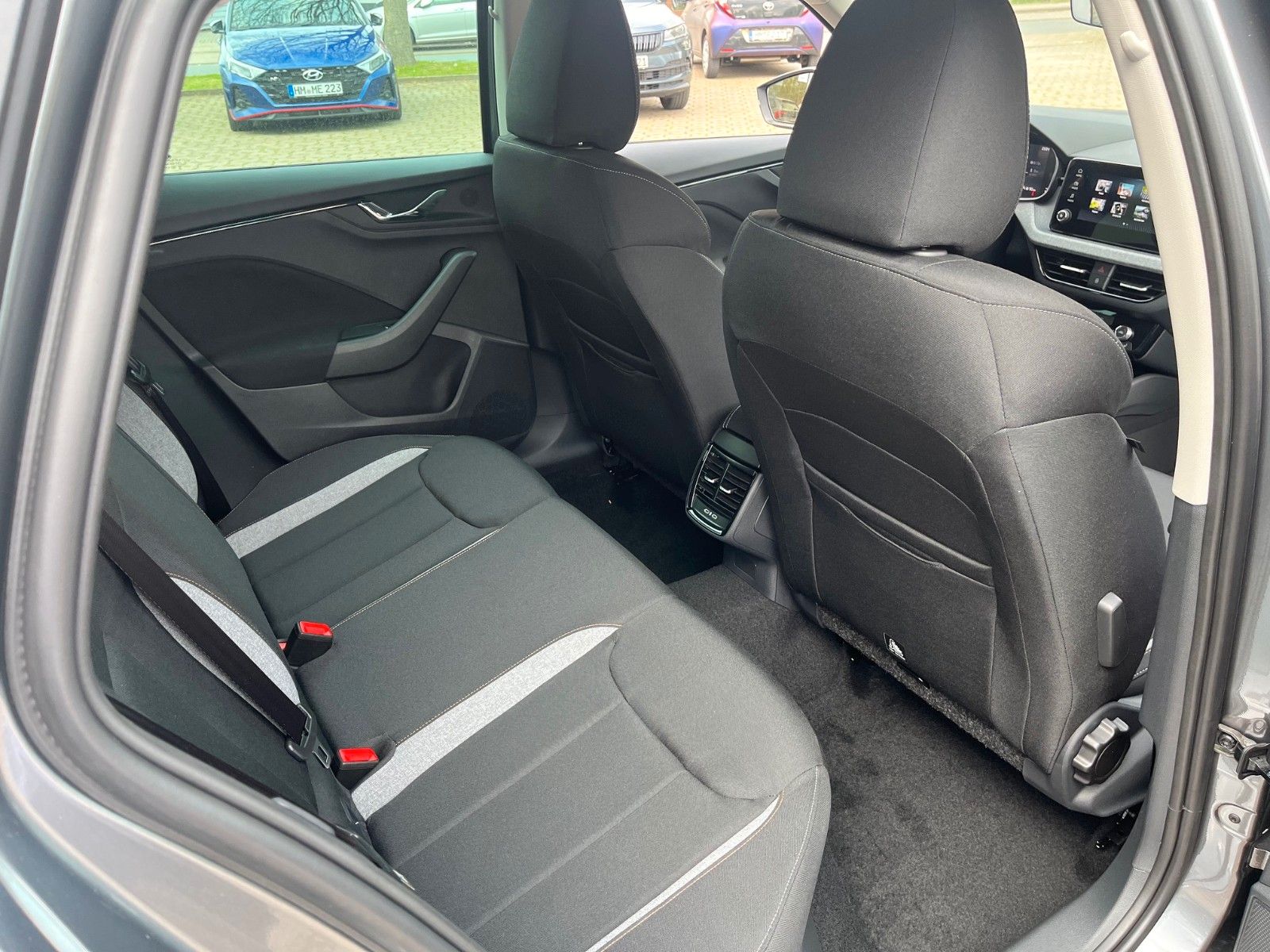 Fahrzeugabbildung SKODA Kamiq 130 Jahre Edition +AHK/CarPlay+