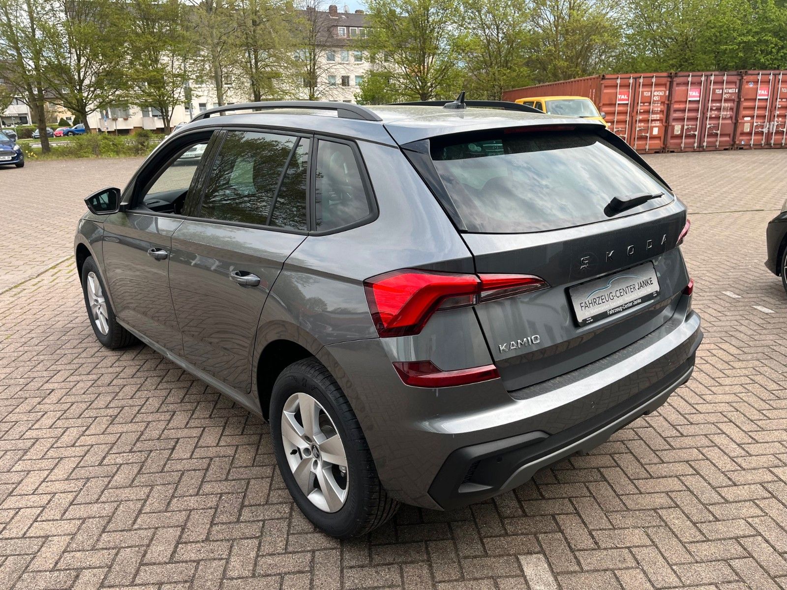Fahrzeugabbildung SKODA Kamiq 130 Jahre Edition +AHK/CarPlay+