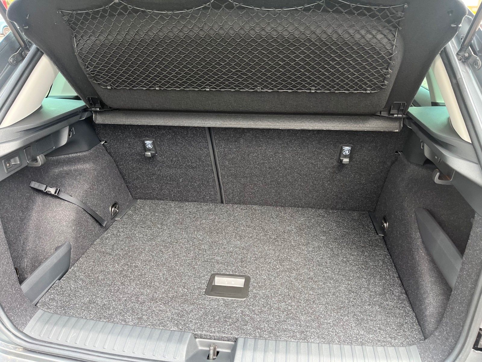 Fahrzeugabbildung SKODA Kamiq 130 Jahre Edition +AHK/CarPlay+