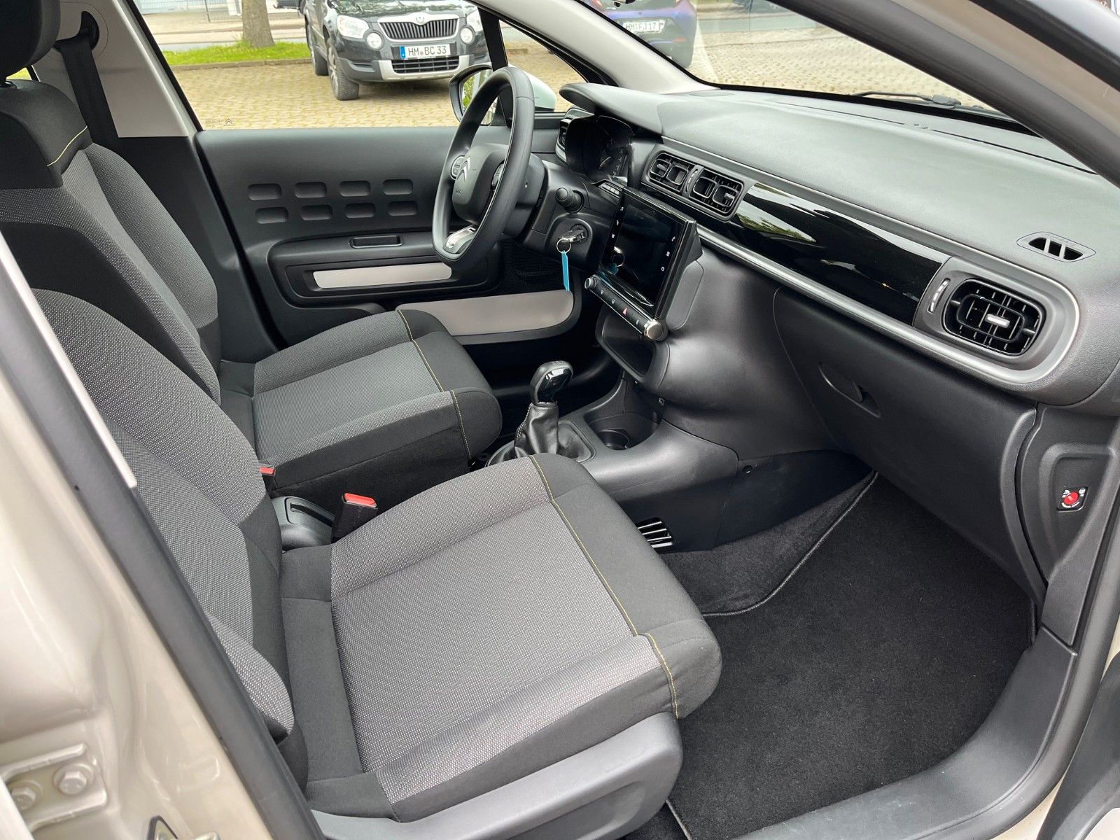 Fahrzeugabbildung Citroën C3 YOU +LED/NAVI+