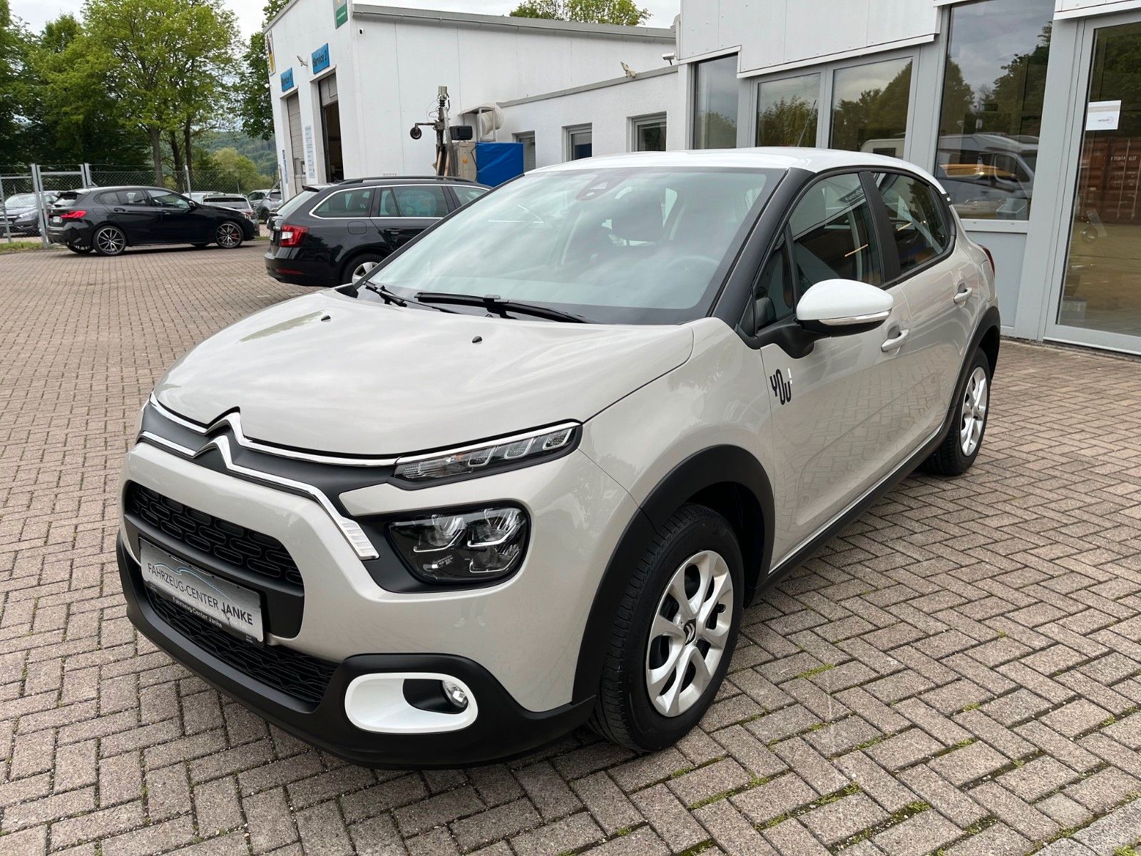 Fahrzeugabbildung Citroën C3 YOU +LED/NAVI+