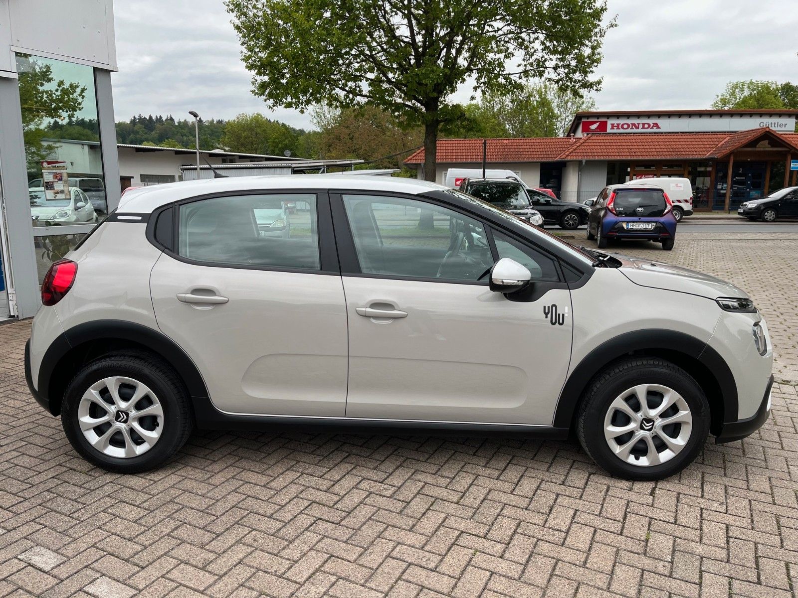 Fahrzeugabbildung Citroën C3 YOU +LED/NAVI+