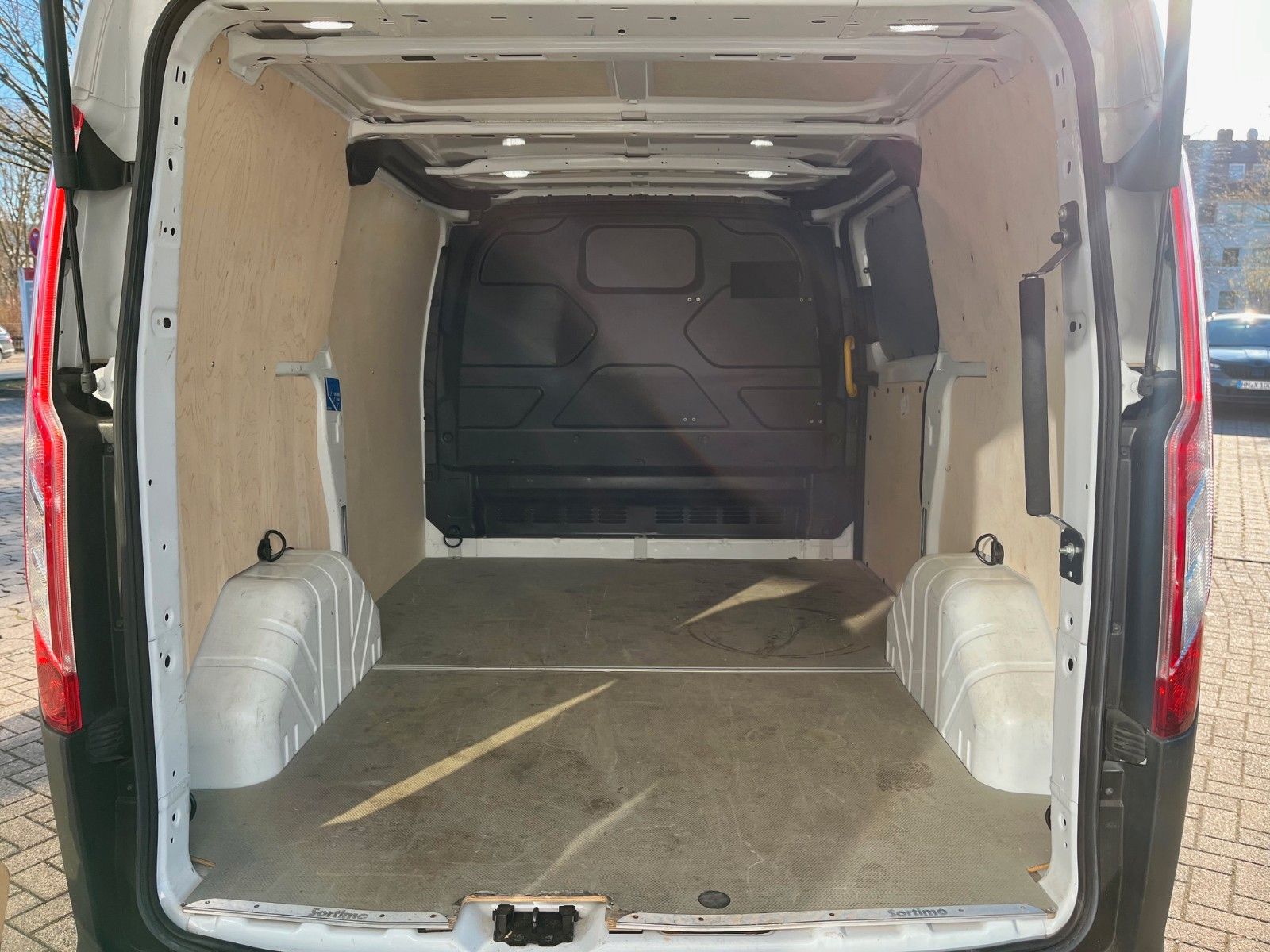 Fahrzeugabbildung Ford Transit Custom Kasten 280 L1