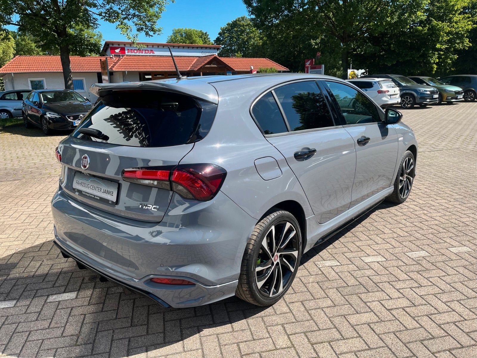Fahrzeugabbildung Fiat Tipo Sport