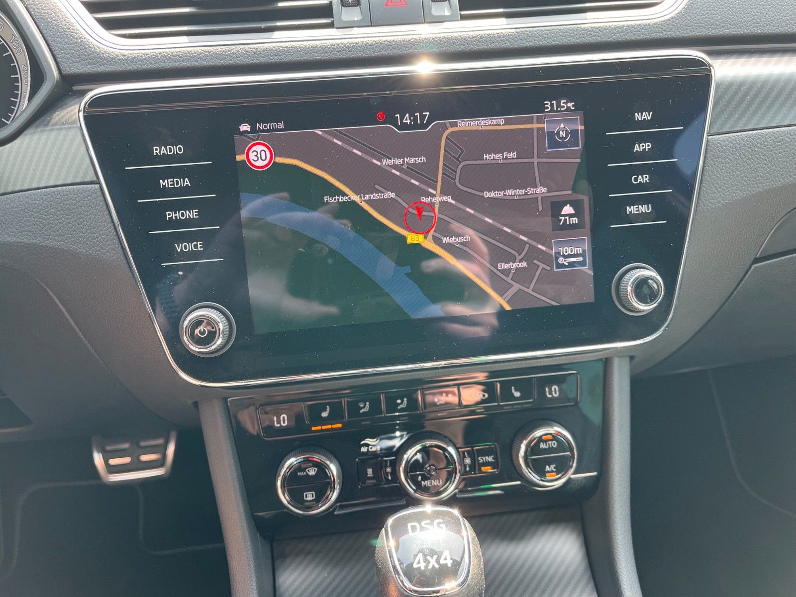 Fahrzeugabbildung SKODA Superb Combi Sportline 4x4 +Standheizung/AHK+