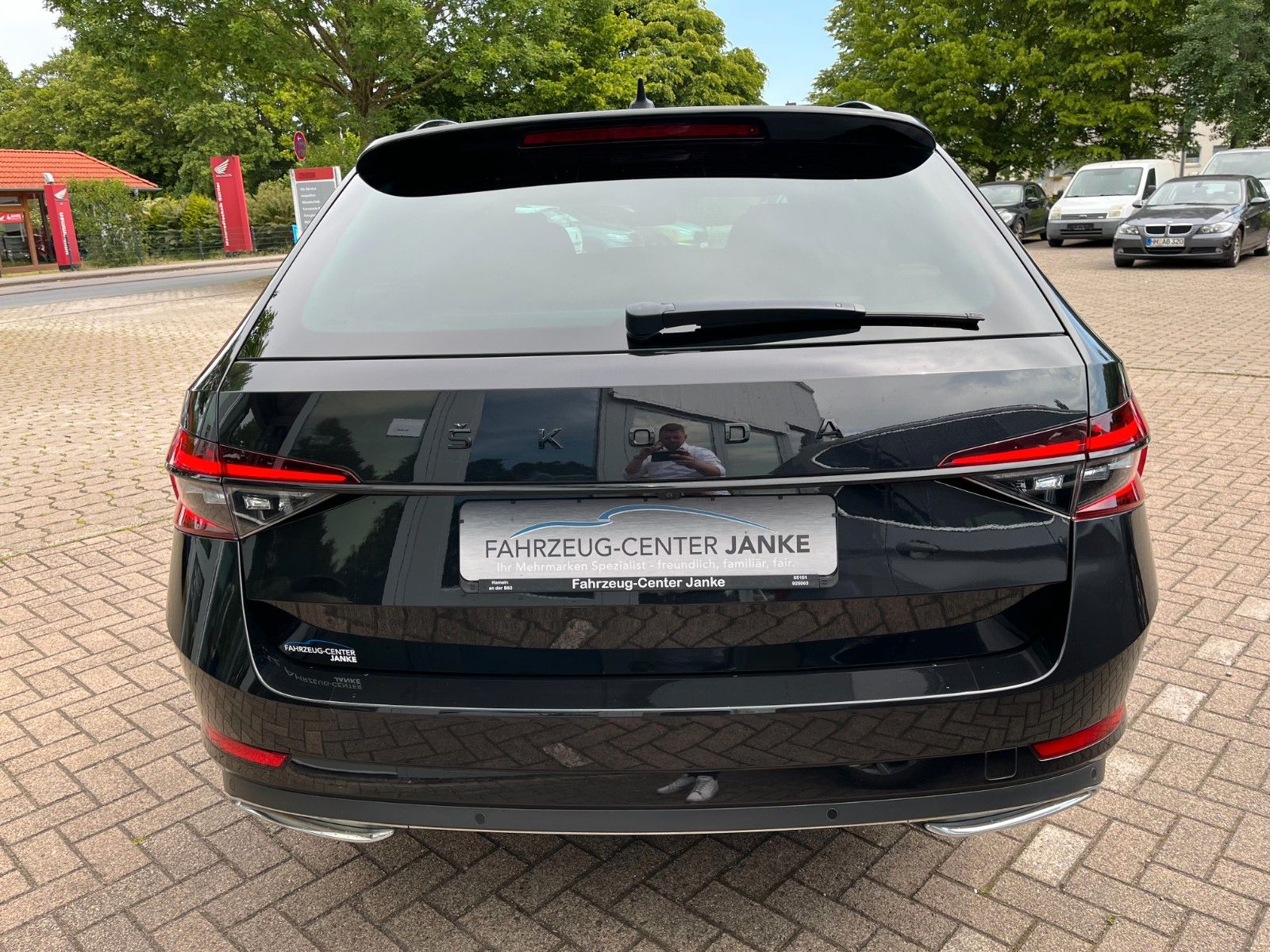 Fahrzeugabbildung SKODA Superb Combi Sportline 4x4 +Standheizung/AHK+