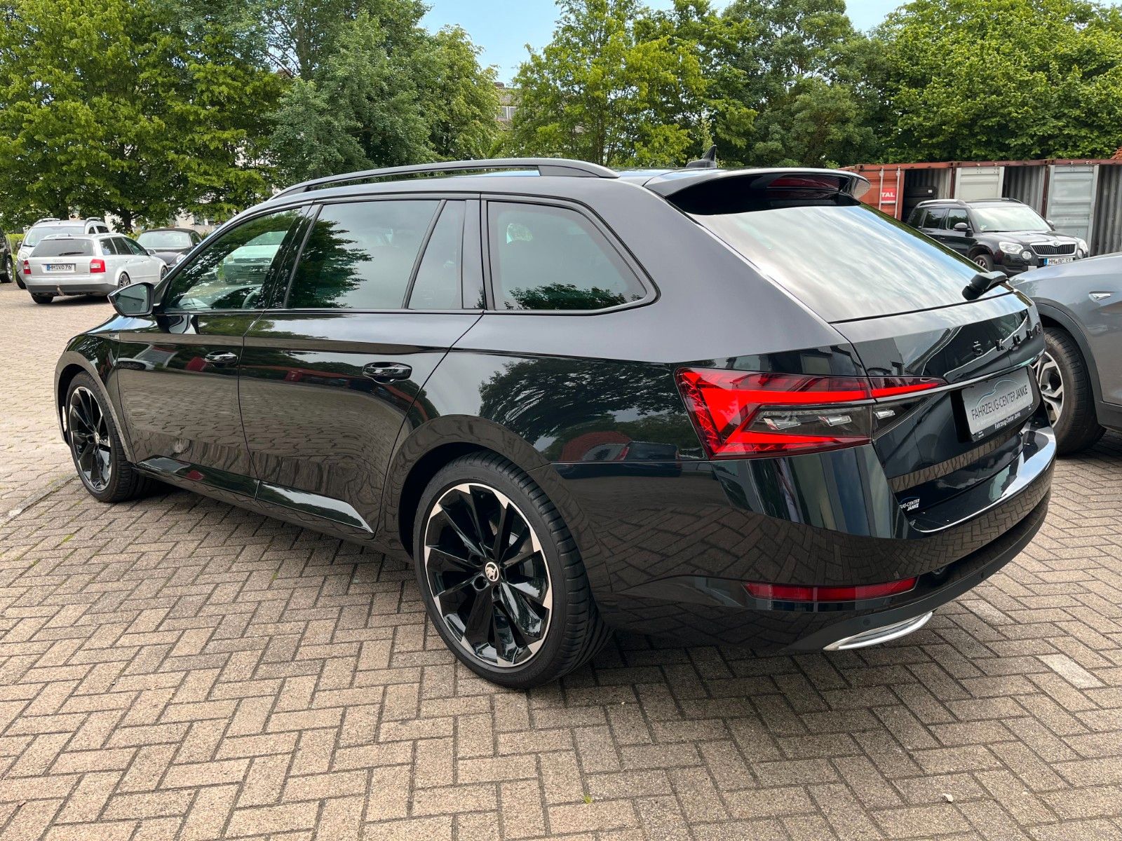 Fahrzeugabbildung SKODA Superb Combi Sportline 4x4 +Standheizung/AHK+