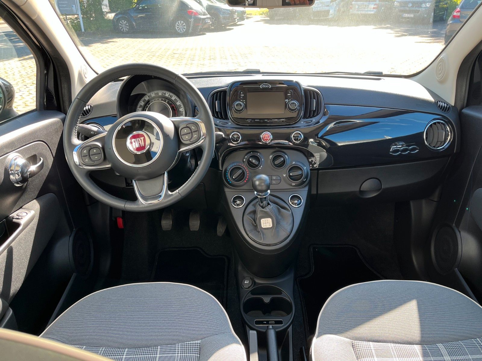 Fahrzeugabbildung Fiat 500 Lounge