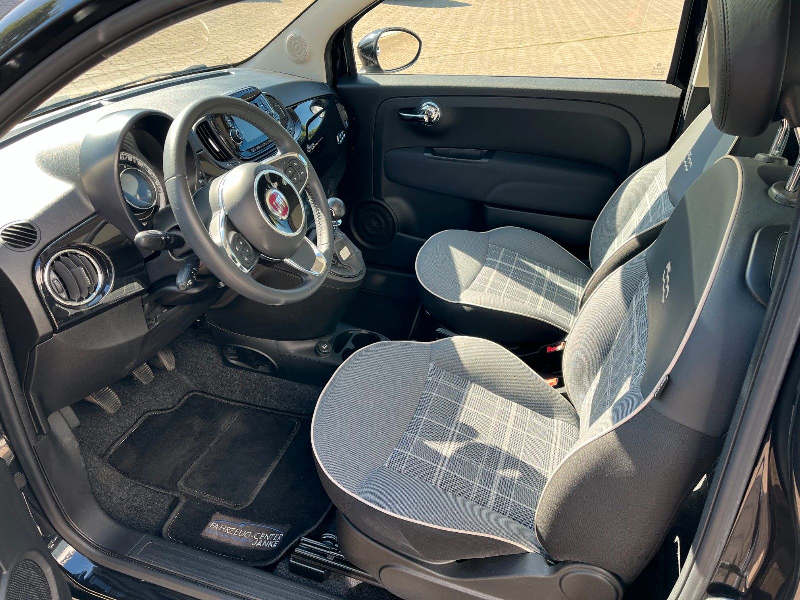 Fahrzeugabbildung Fiat 500 Lounge