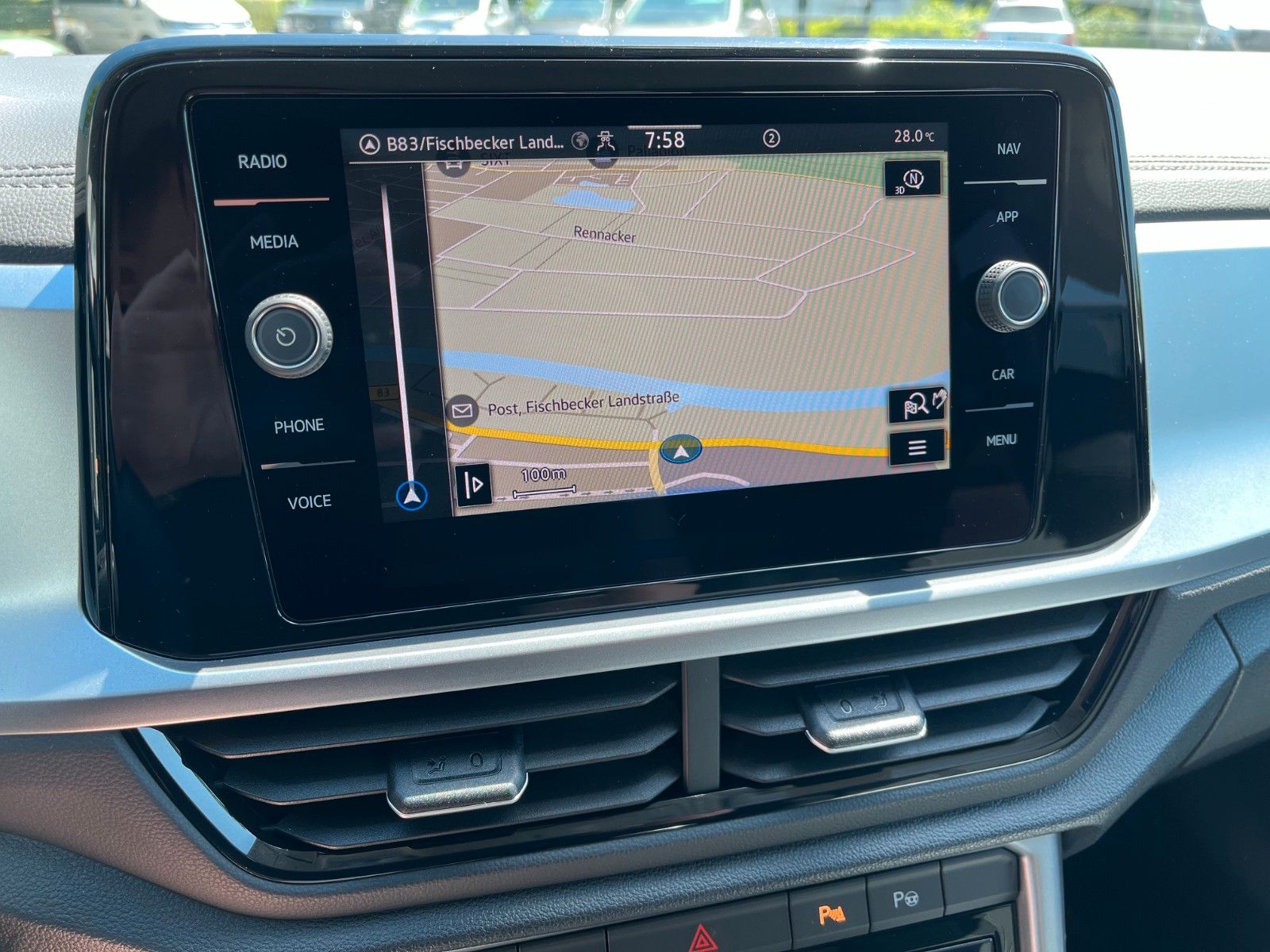 Fahrzeugabbildung Volkswagen T-Roc Life +NAVI/Park/LED+