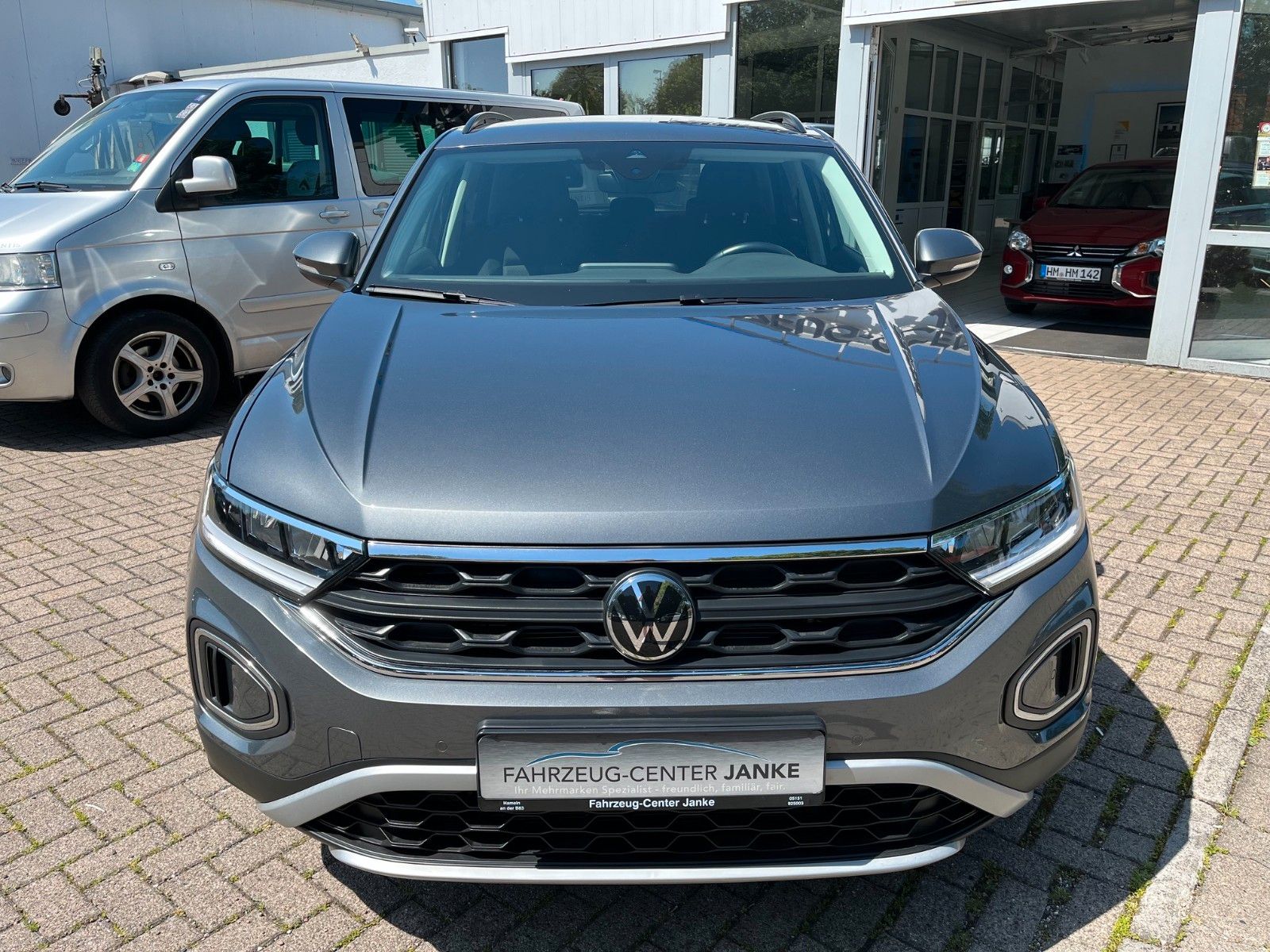 Fahrzeugabbildung Volkswagen T-Roc Life +NAVI/Park/LED+